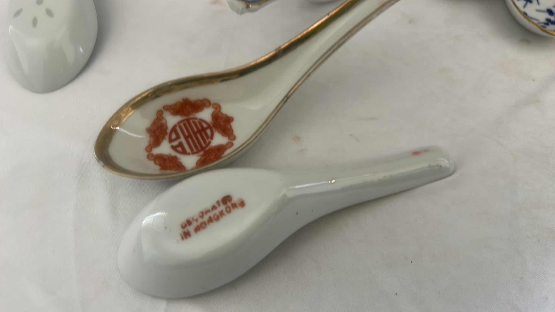 Photo 6 of 11- VINTAGE CHINESE PORCELAIN RICE SOUP SPOONS (VARIOUS COLORS/DESIGNS)