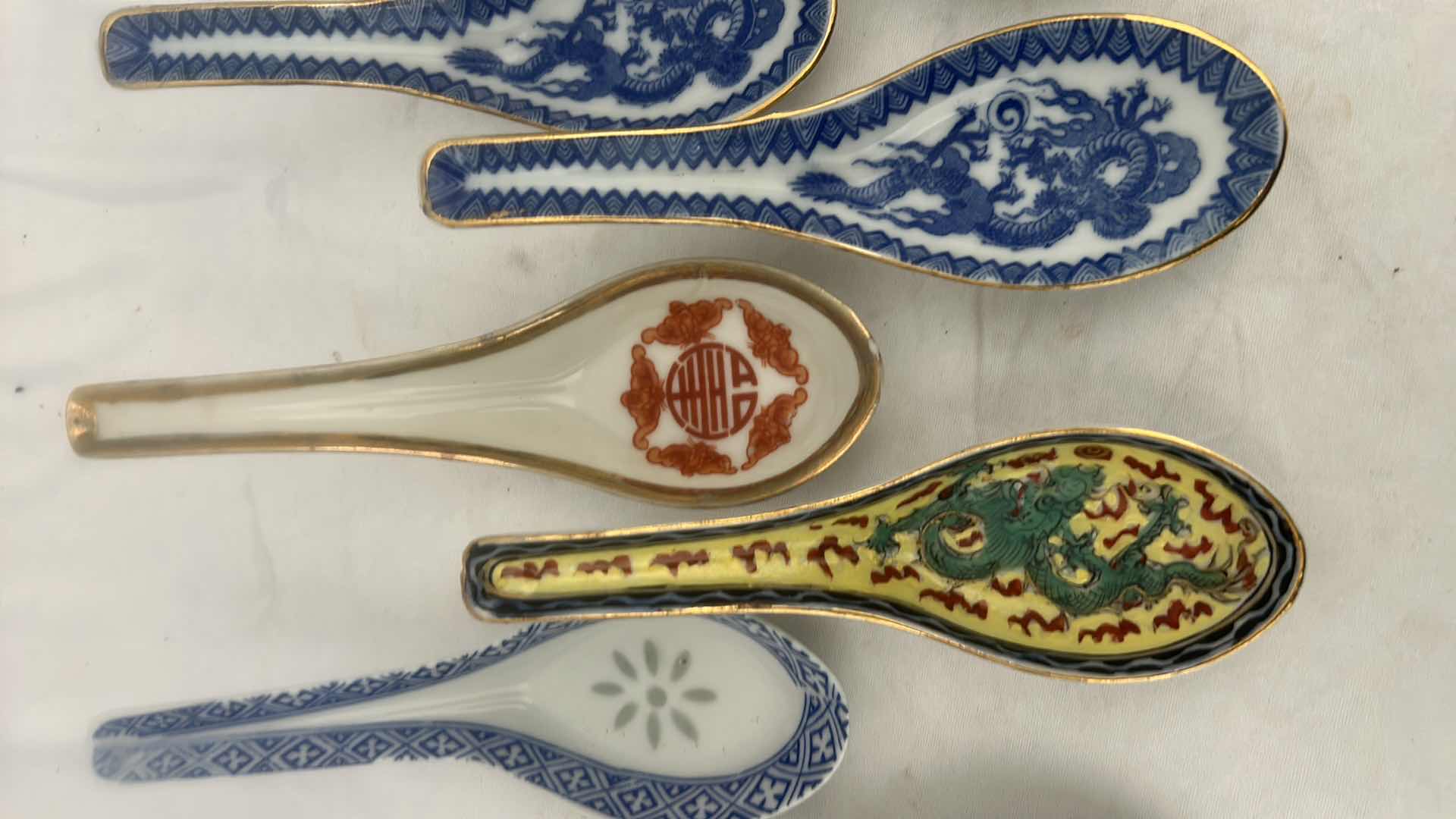Photo 4 of 11- VINTAGE CHINESE PORCELAIN RICE SOUP SPOONS (VARIOUS COLORS/DESIGNS)