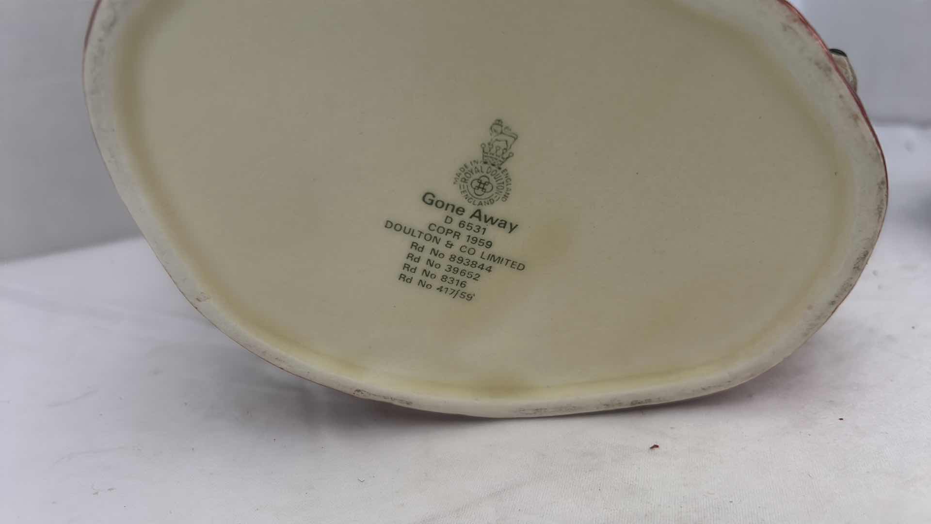 Photo 1 of  VINTAGE 1959  ROYAL DOULTON  “GONE AWAY" TOBY CHARACTER MUG (NUMBERED) 