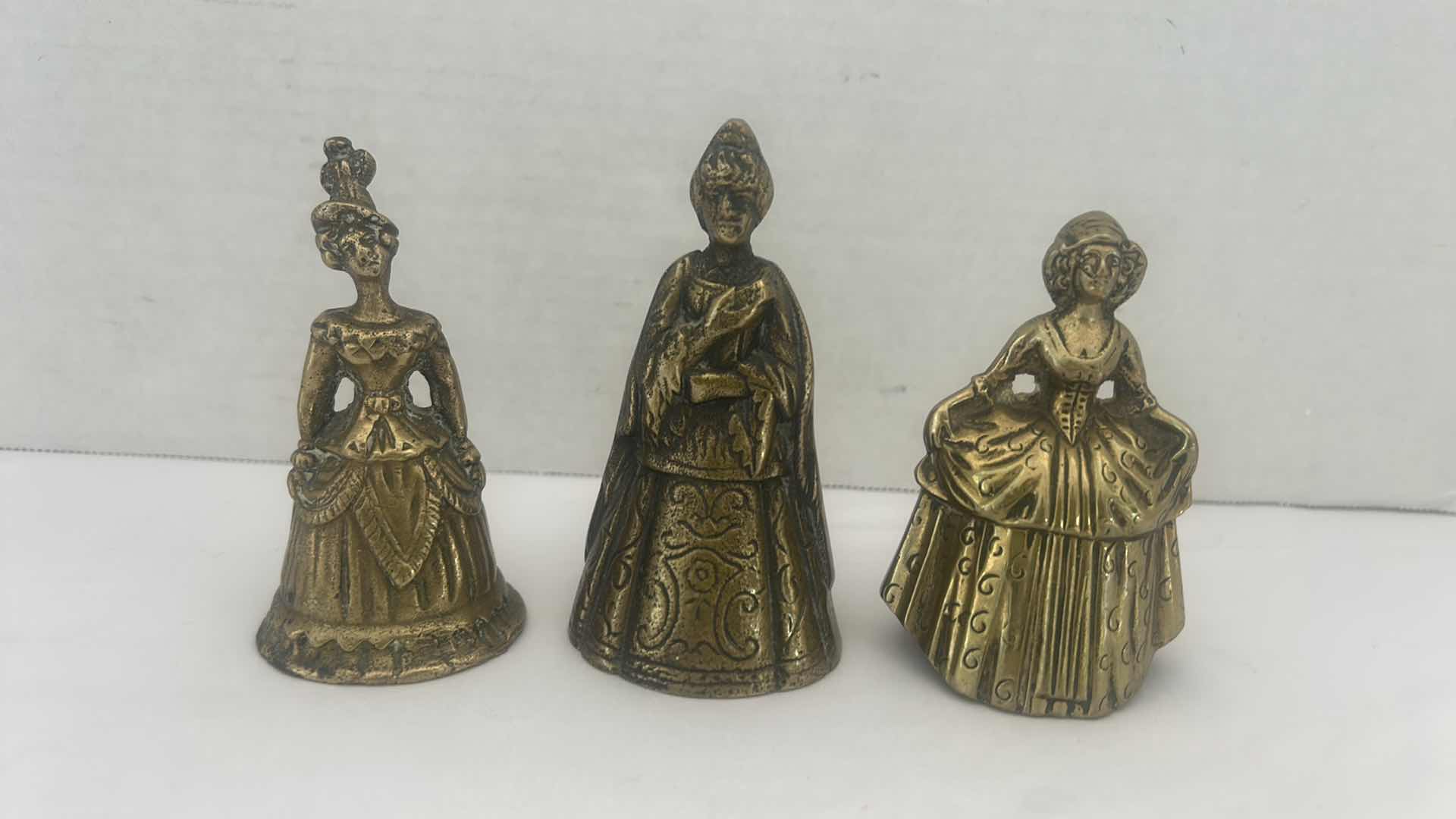 Photo 6 of 3 VINTAGE BRASS BELLS H4”