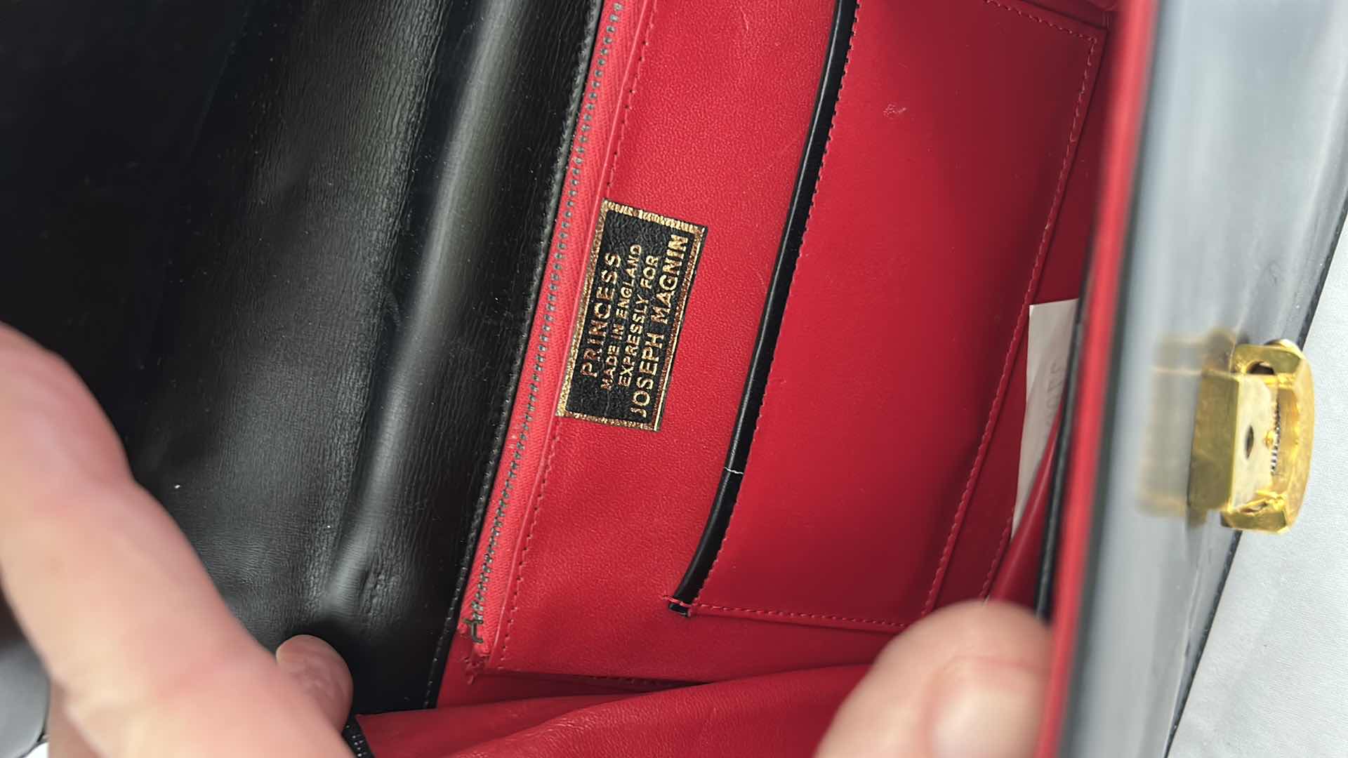 Photo 7 of 2 WOMENS HANDBAGS