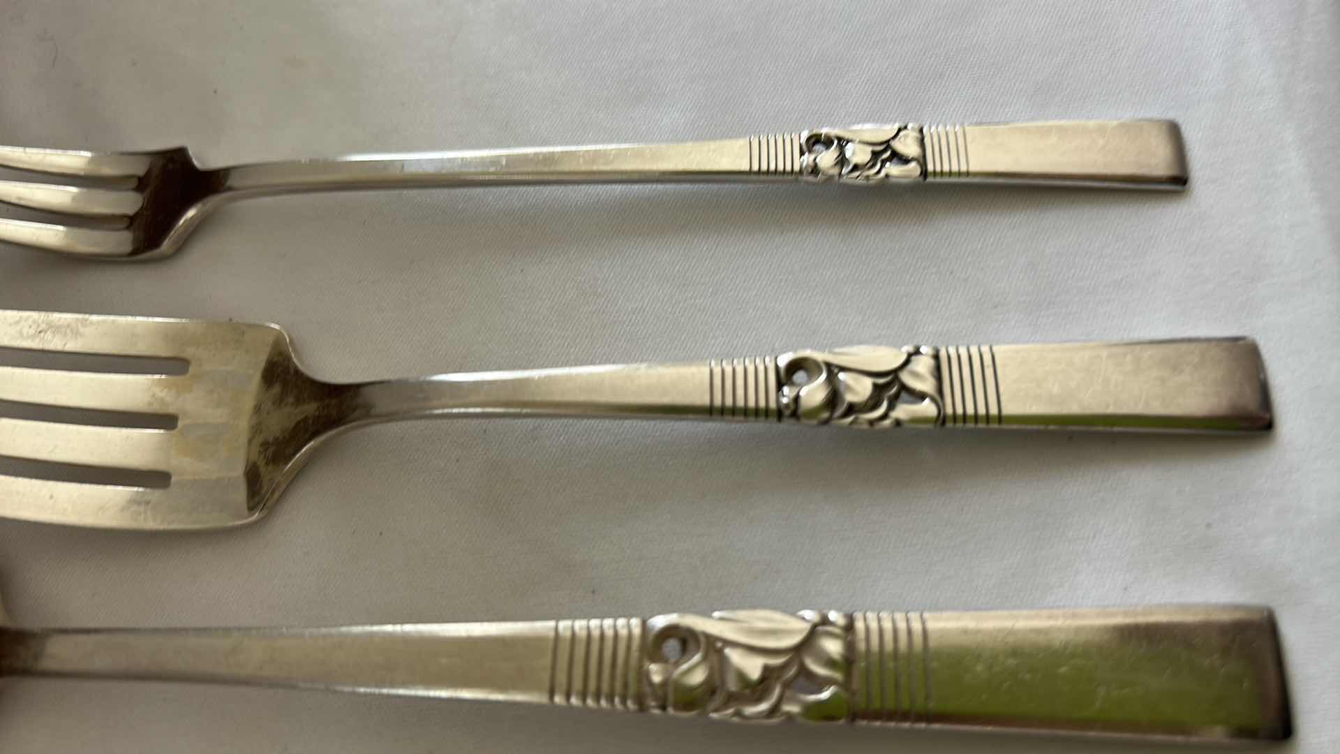 Photo 6 of 53 PC-COMMUNITY MORNING STAR SILVER-PLATED FLATWARE IN STORAGE CASE