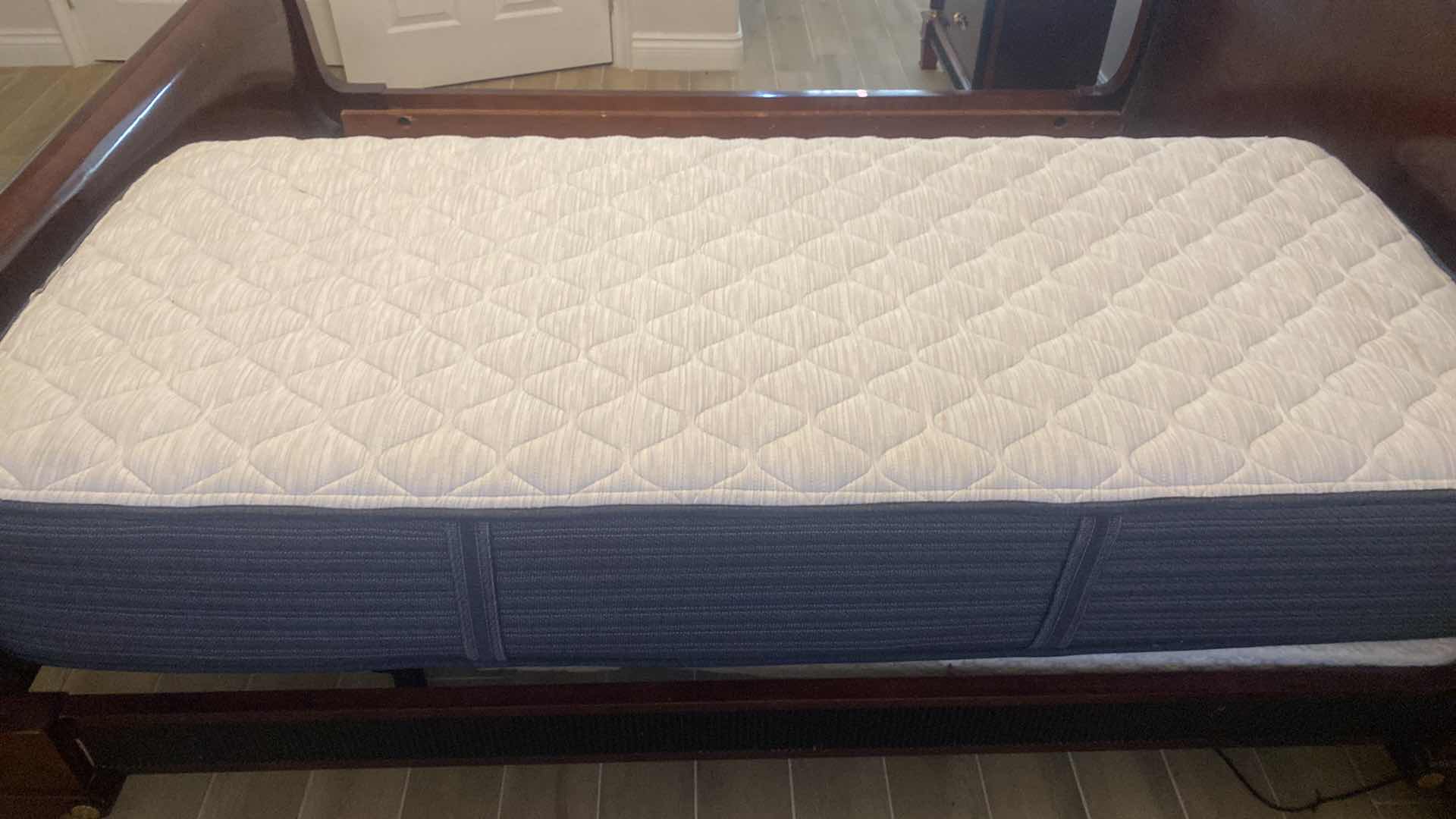 Photo 1 of BEAUTYREST PLATINUM XL TWIN MATTRESS W ADJUSTABLE BED FRAME (REMOTE IS MISSING, UNABLE TO TEST) 37” x 83”