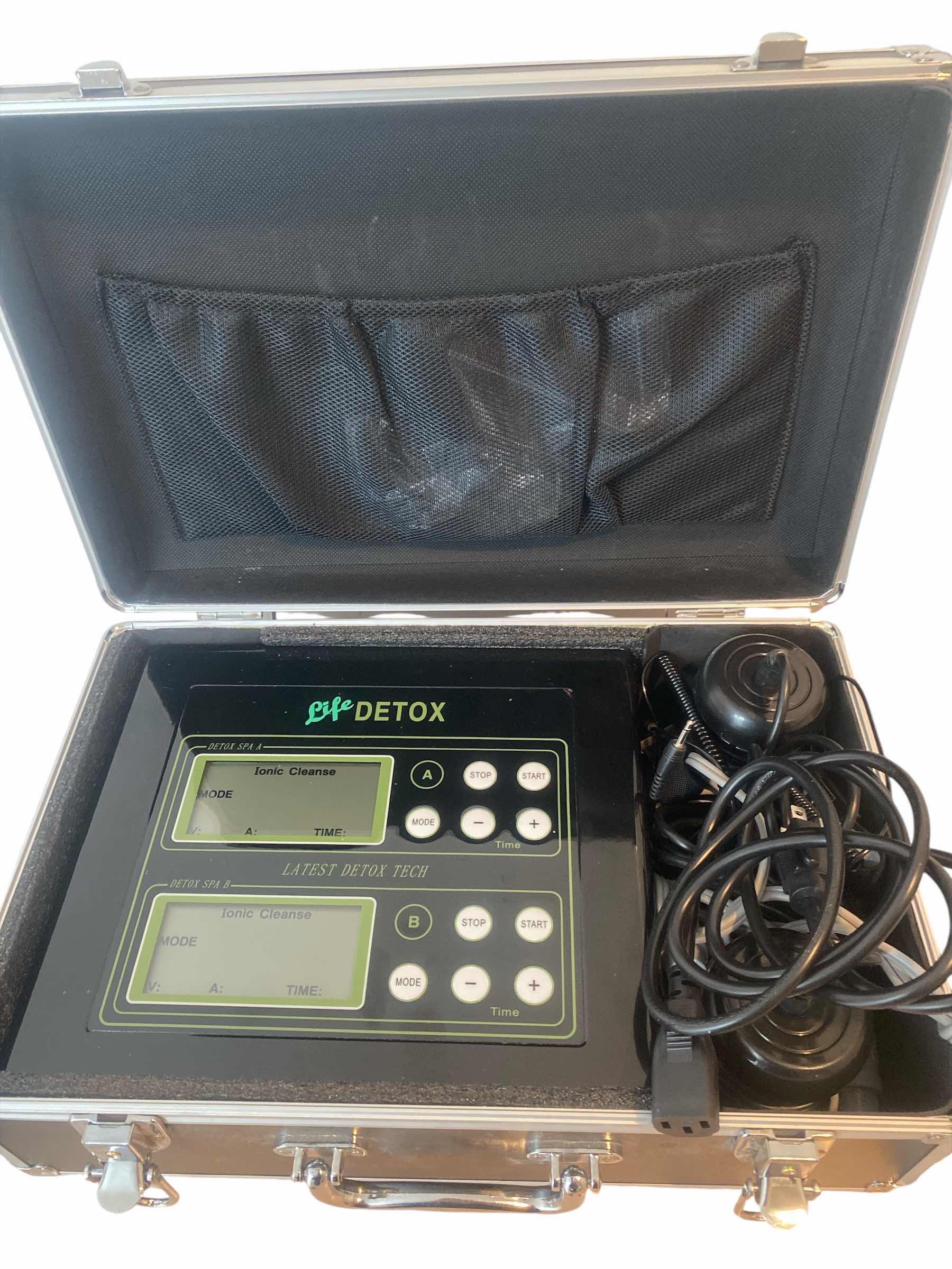 Photo 1 of FOOT SPA ICONIC CLEANSE