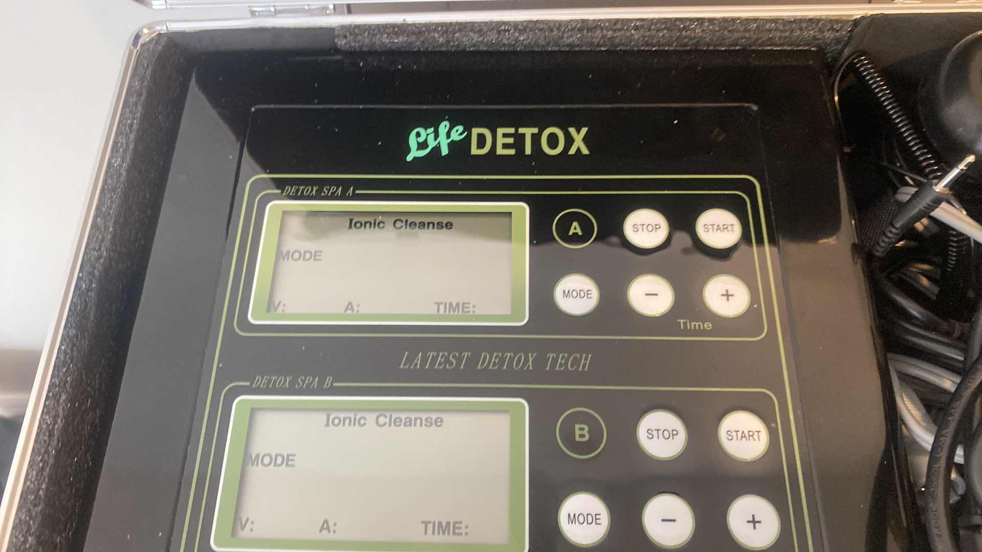 Photo 1 of FOOT SPA ICONIC CLEANSE