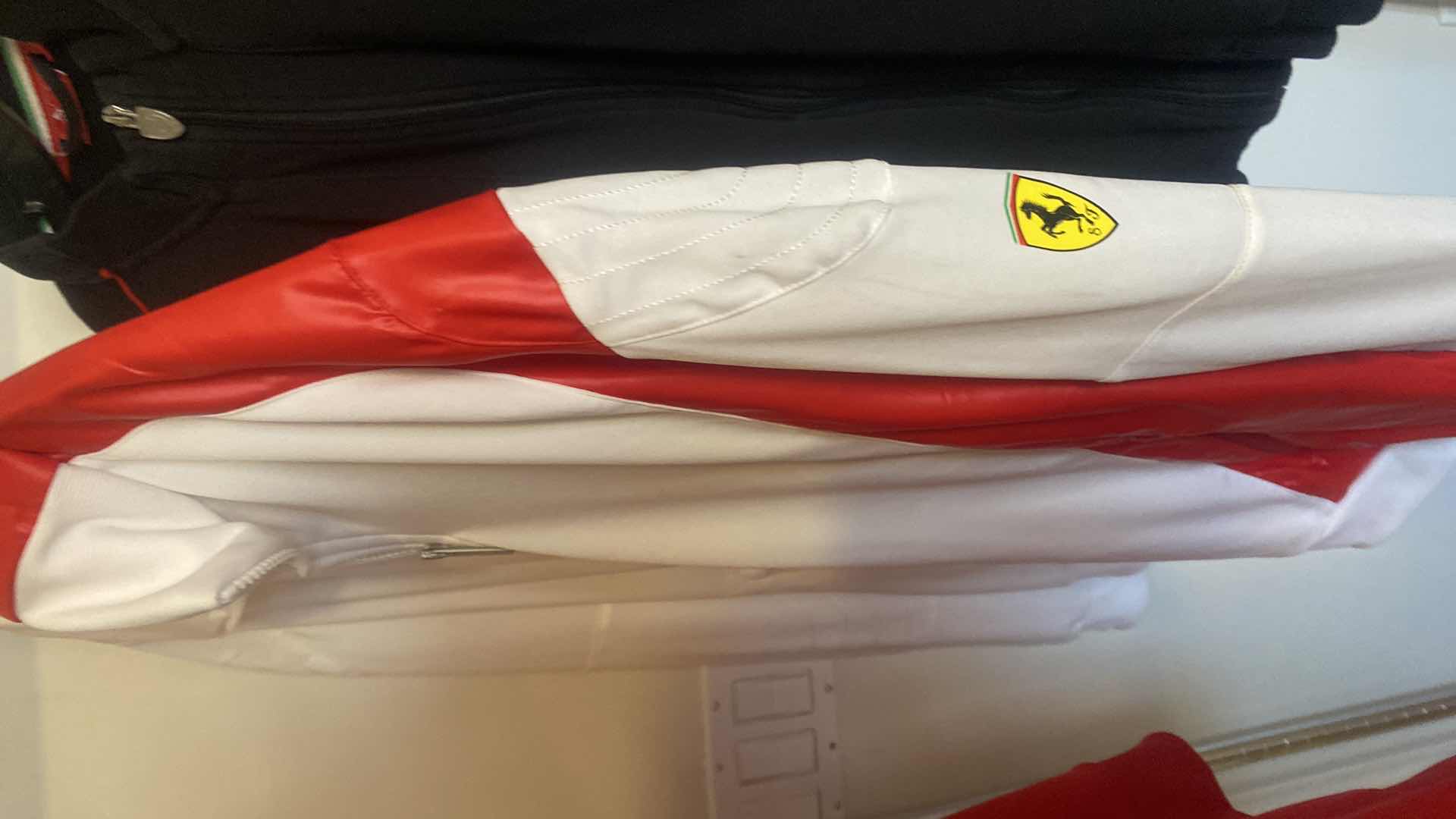 Photo 1 of 3 MENS PUMA ZIP UP ATHLETIC WEAR SIZE X LARGE