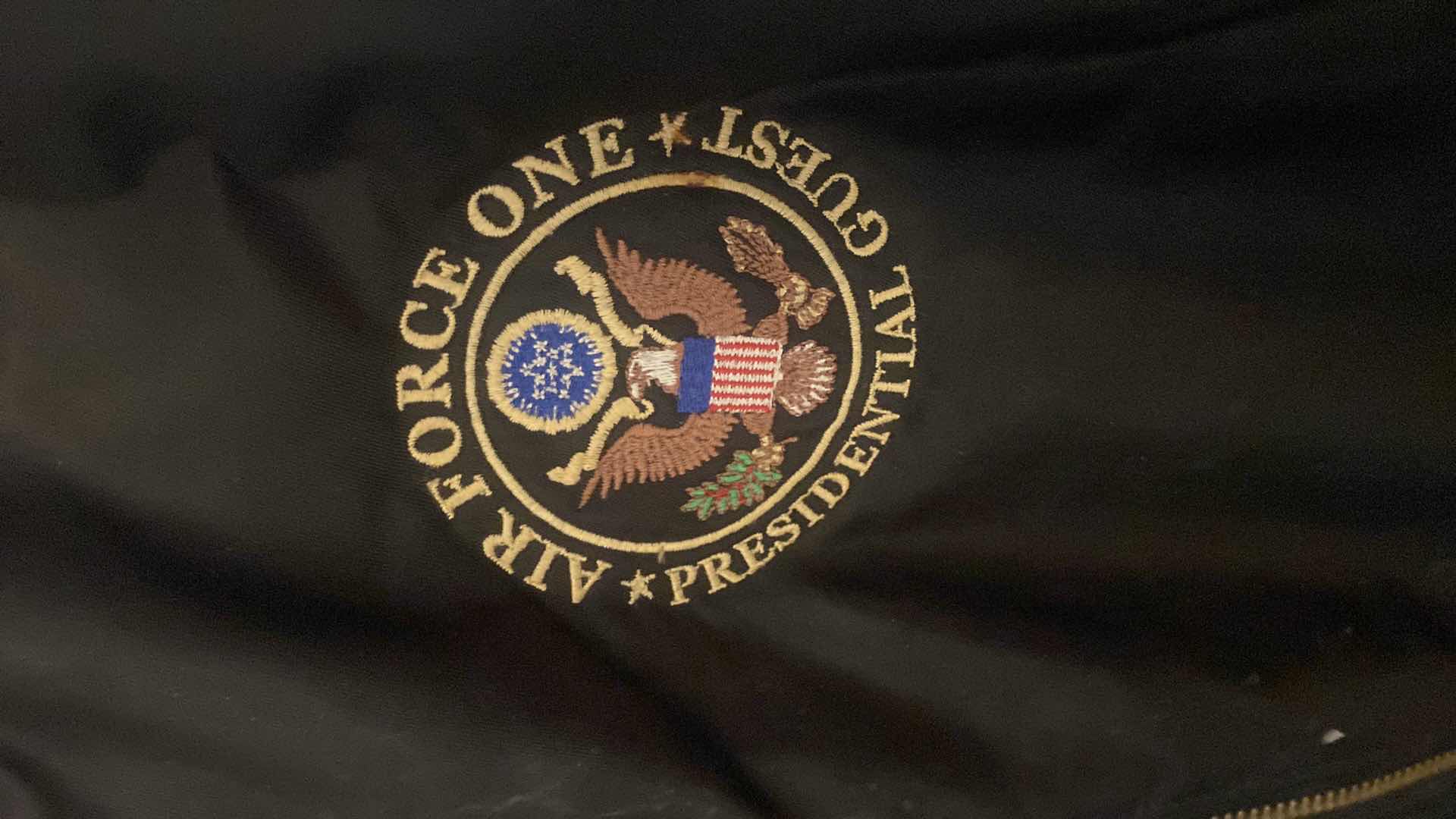 Photo 1 of MENS AIR FORCE ONE PRESIDENTIAL GUEST JACKET EST SIZE XX LARGE