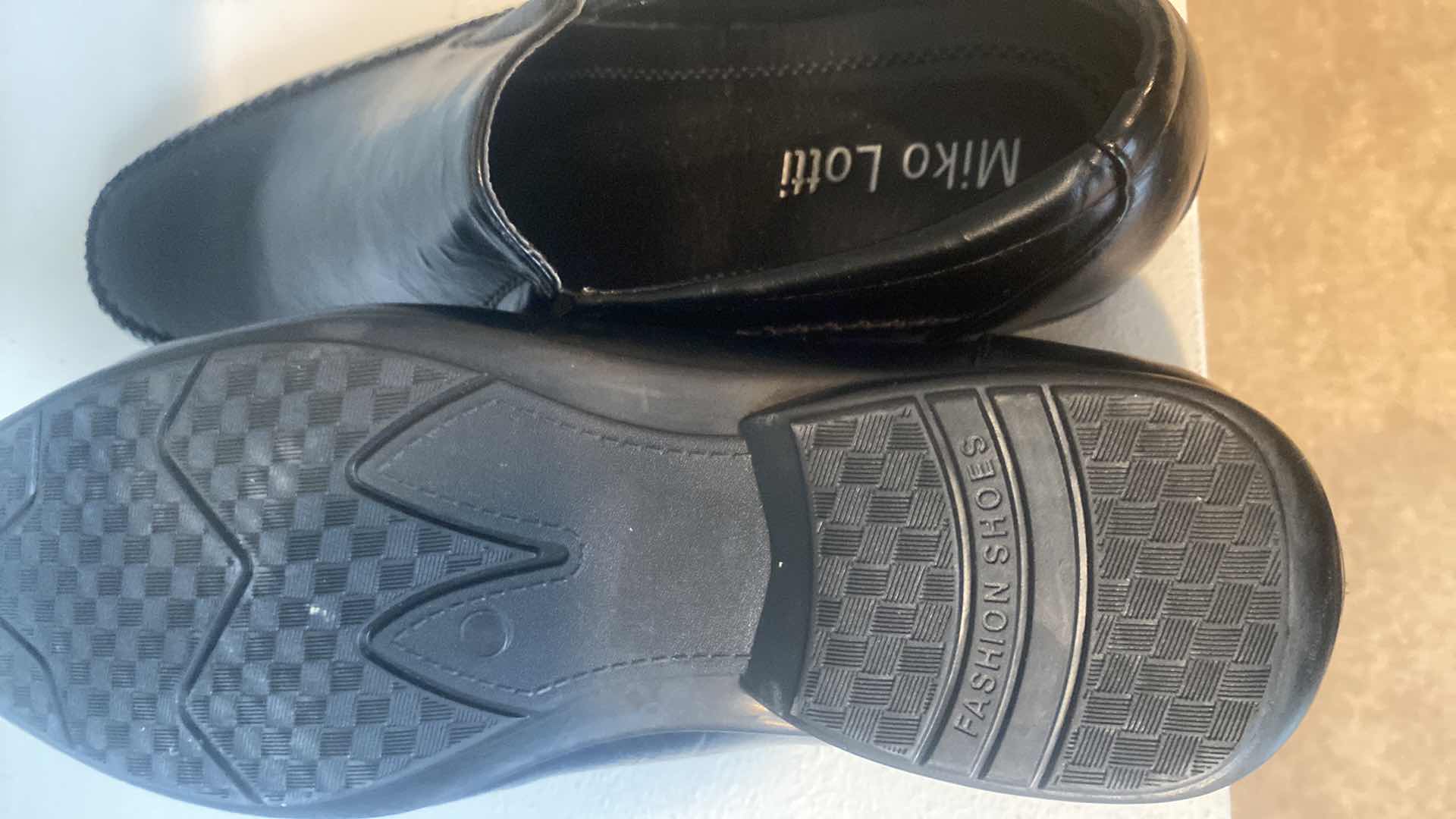 Photo 1 of MENS MIKI LOTTI LOAFERS SIZE 9 1/2
