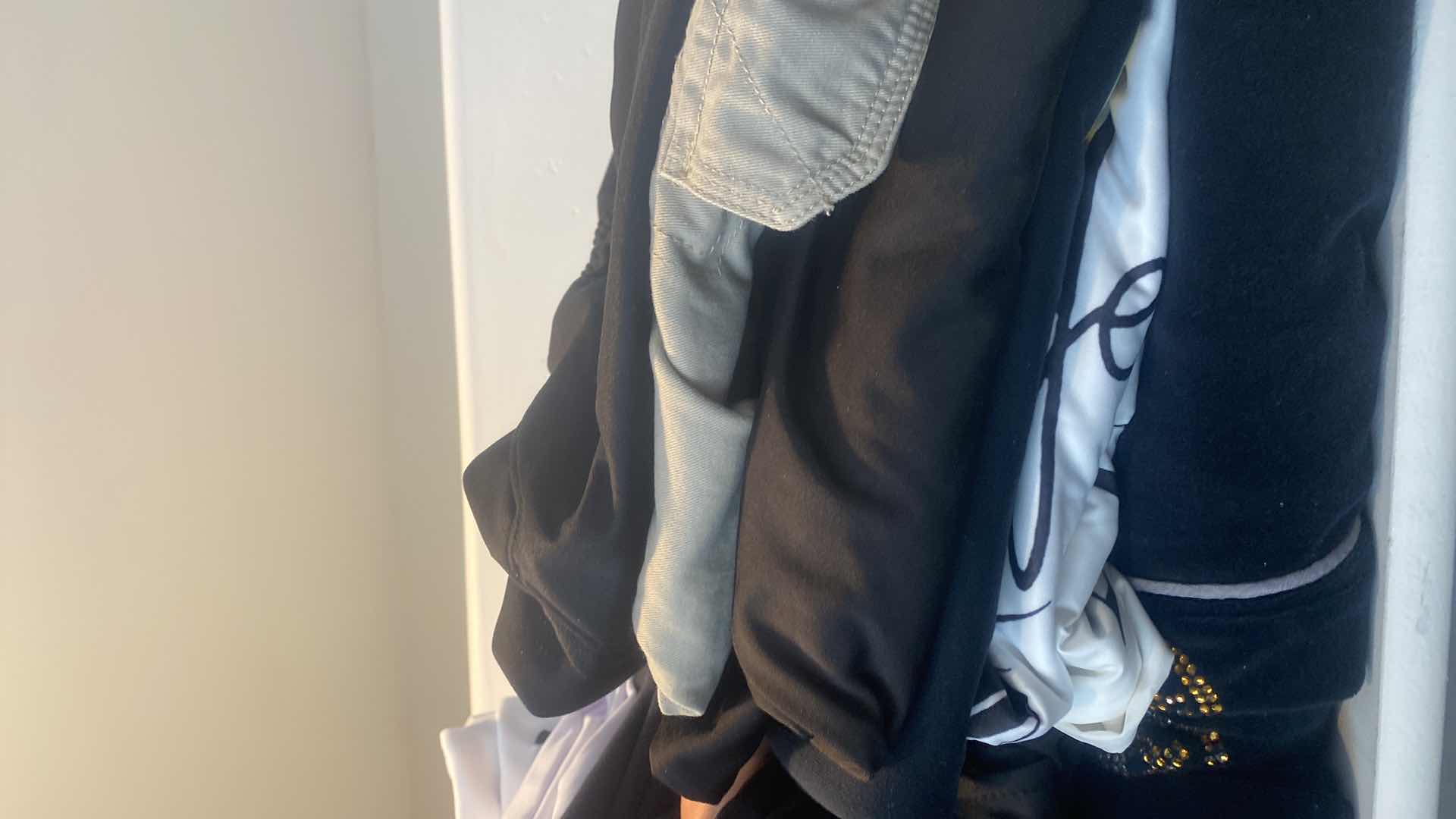 Photo 1 of SHELF MENS SWEAT PANTS SIZE X-LARGE