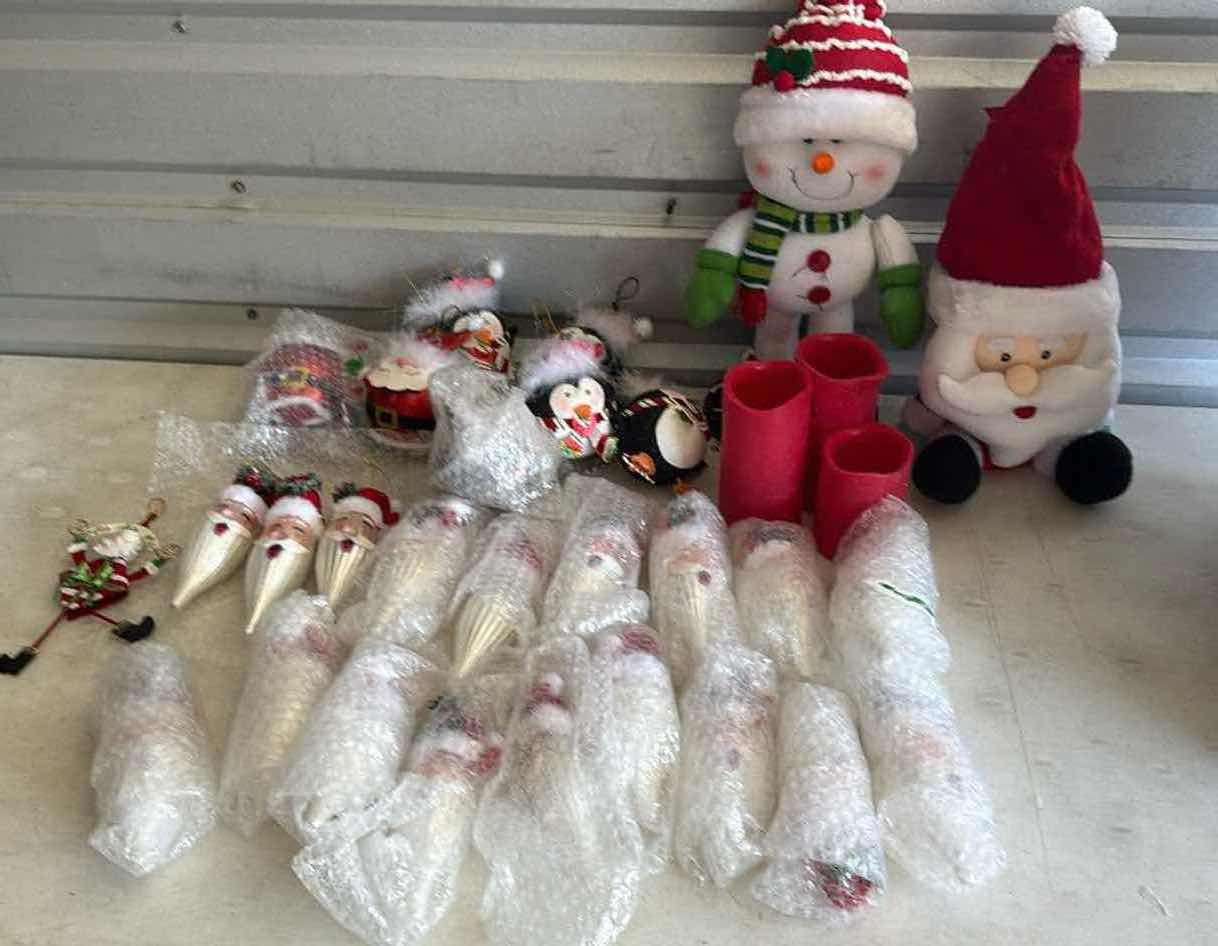Photo 1 of CONTENTS OF BOX HOLIDAY RED DECOR