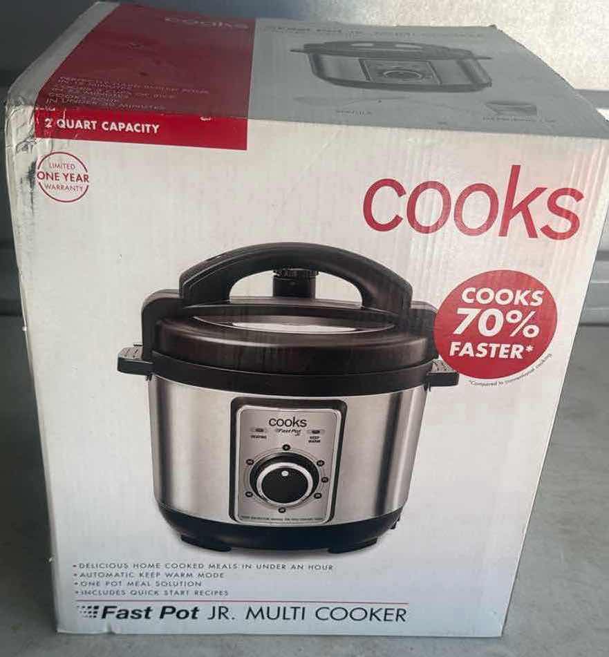 Photo 1 of NIB FAST POT MULTI COOKER