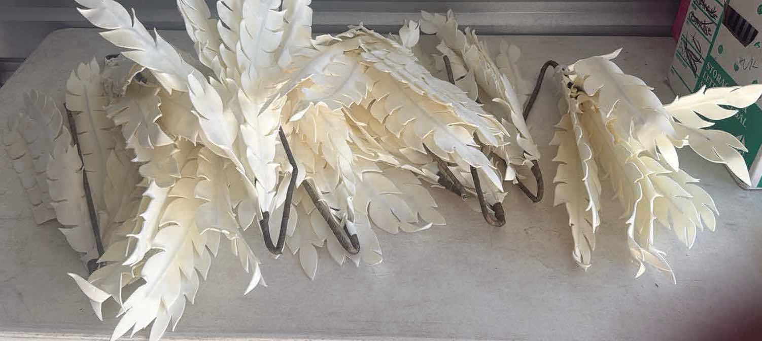 Photo 1 of CONTENTS OF BOX- WHITE FLOWERS