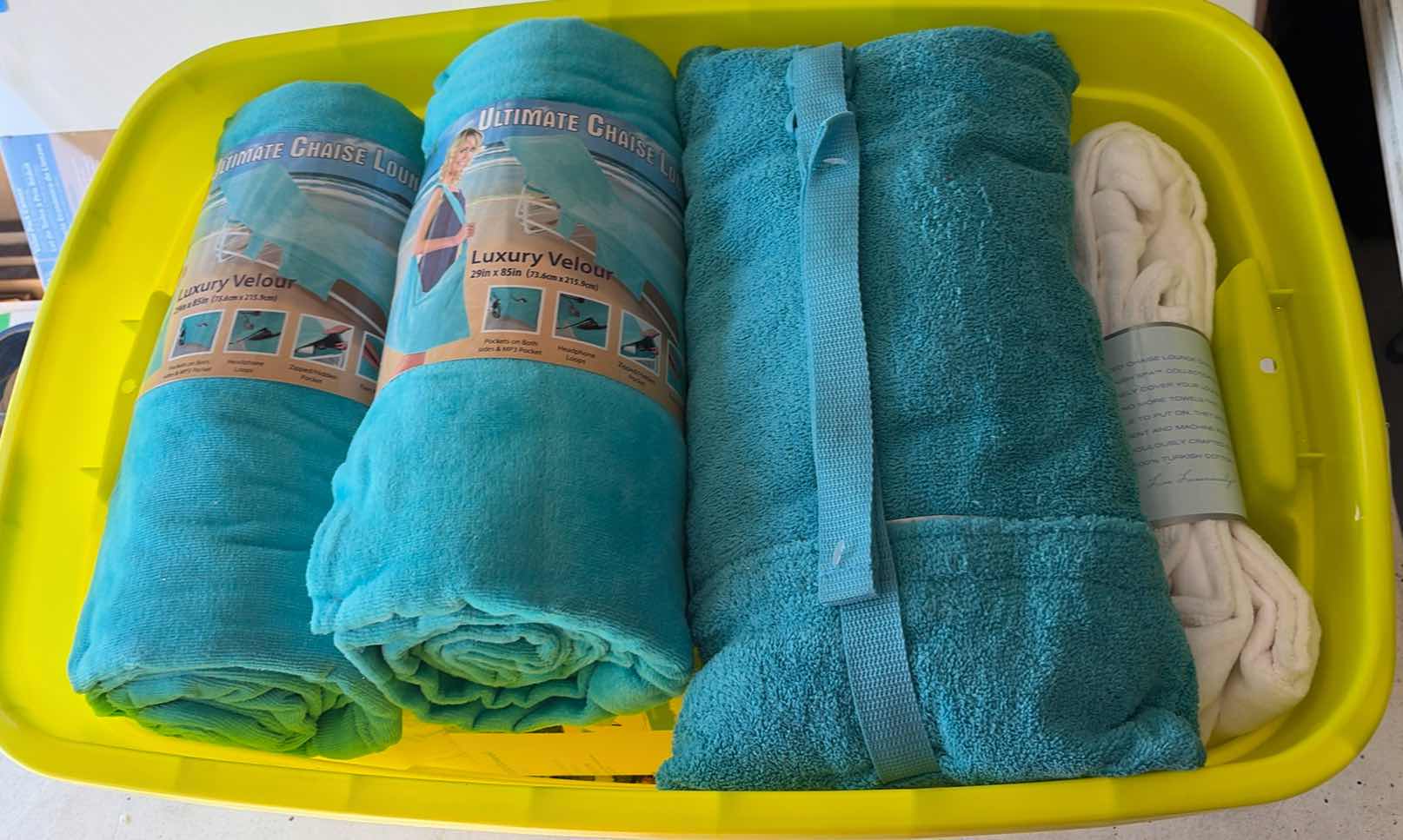 Photo 1 of CONTENTS OF BOX TOWELS