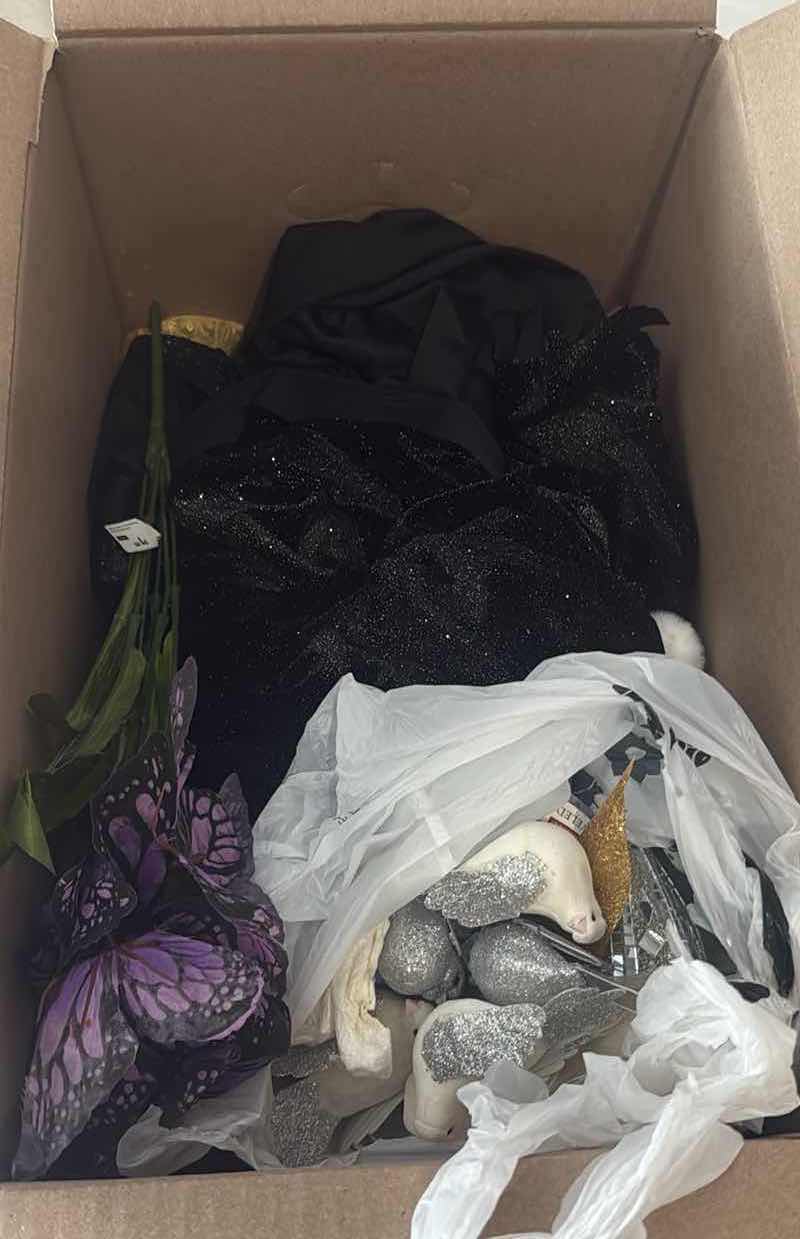 Photo 1 of CONTENTS OF BOX-FABRIC/BIRDS