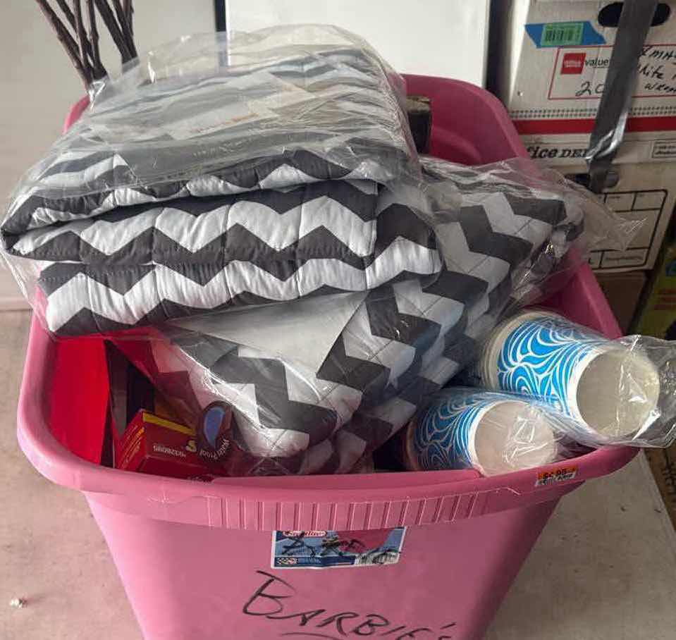 Photo 1 of CONTENTS OF TOTE-FLOWERS/FURNITURE PROTECTORS/CUTTING BOARDS