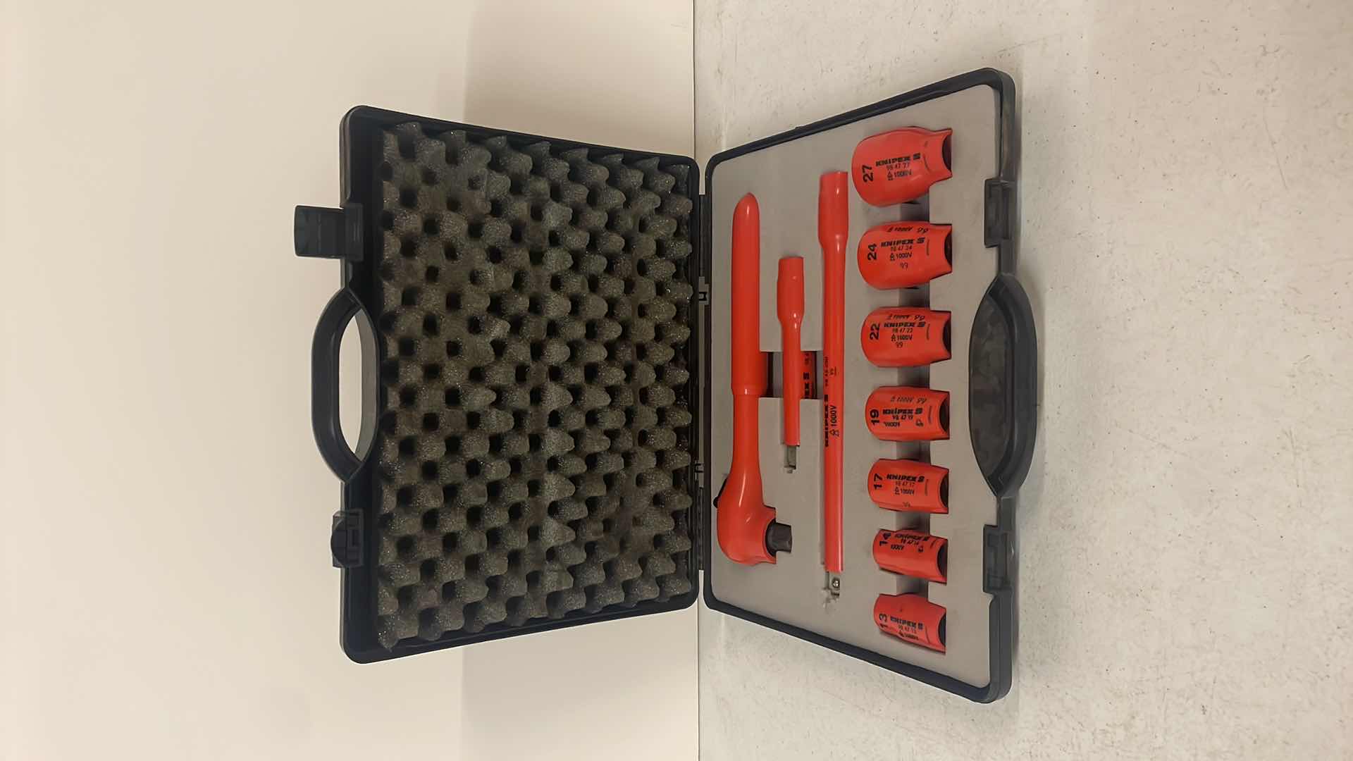 Photo 1 of KNIPEX S 1/2” INSULATED RATCHET AND SOCKET SET