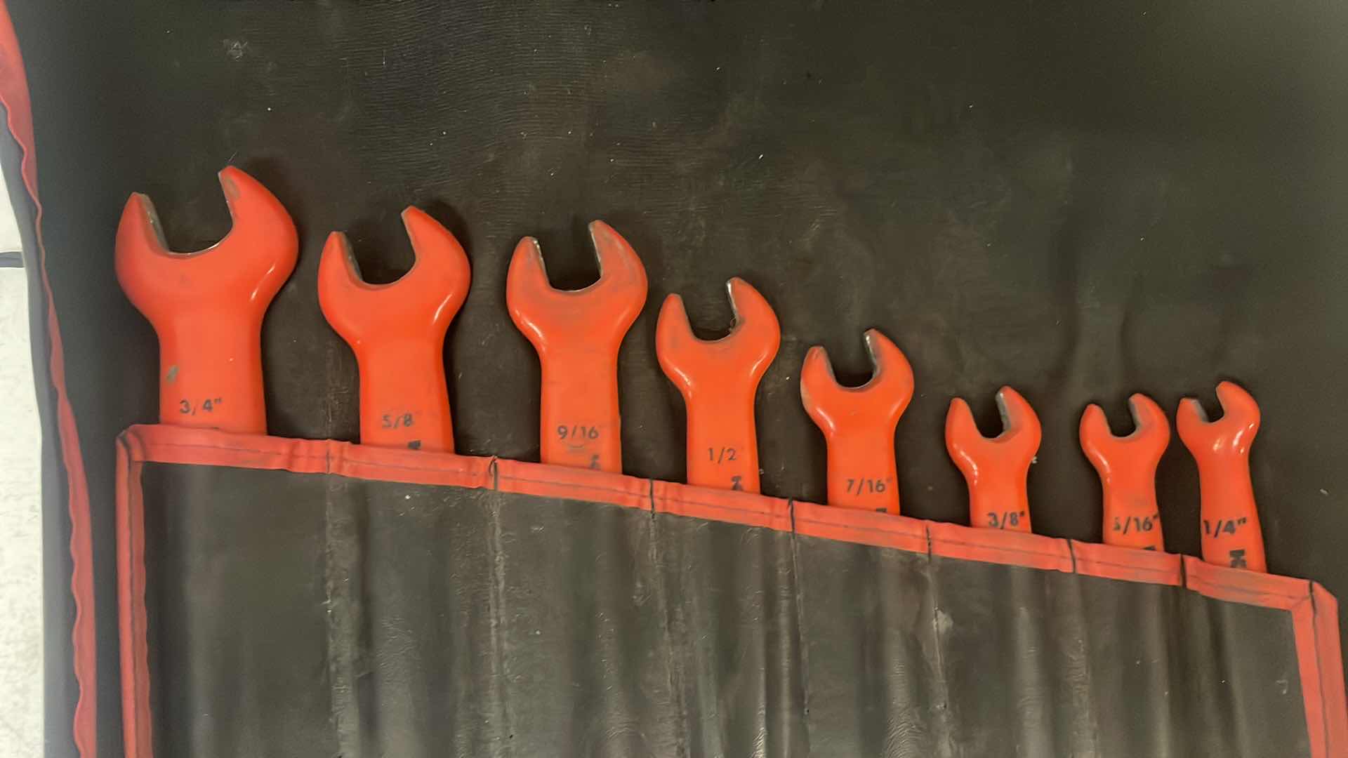Photo 1 of KNIPEX S 1000v INSULATED WRENCHES 1/4”-3/4”