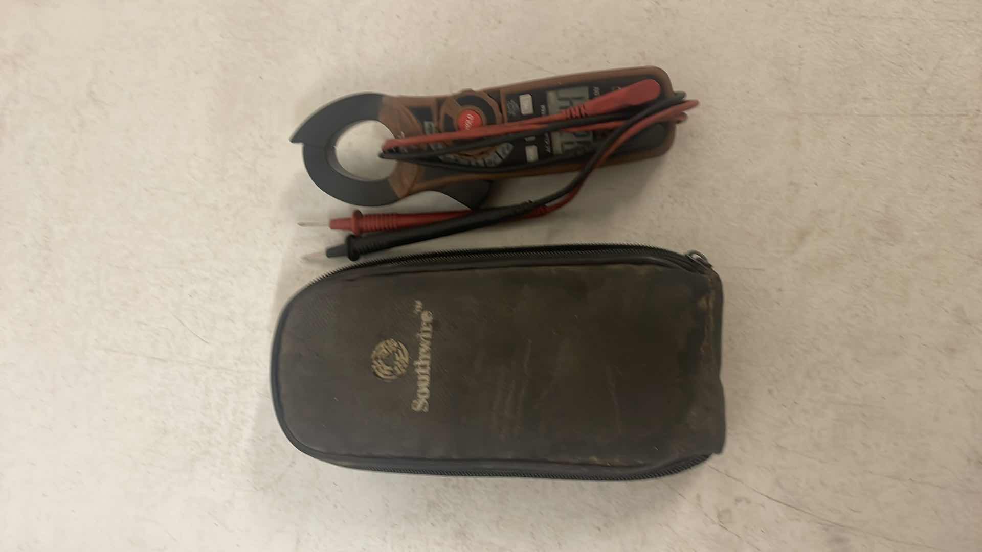 Photo 1 of SOUTHWIRE 21010N AC CLAMP METER
