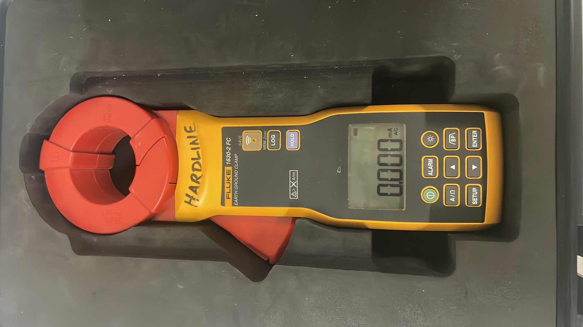 Photo 3 of FLUKE CLAMP ON EARTH RESISTANCE TESTER: CAT III 1000V/CAT IV 600V, 0.2 MA TO 40 A, 122°F MAX OP TEMP