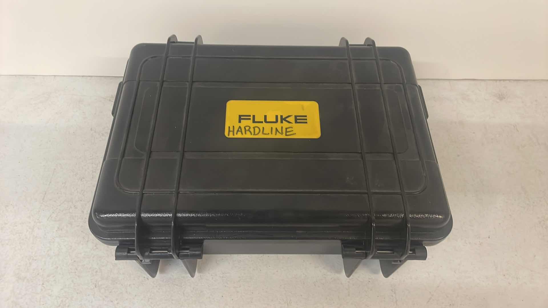 Photo 1 of FLUKE CLAMP ON EARTH RESISTANCE TESTER: CAT III 1000V/CAT IV 600V, 0.2 MA TO 40 A, 122°F MAX OP TEMP