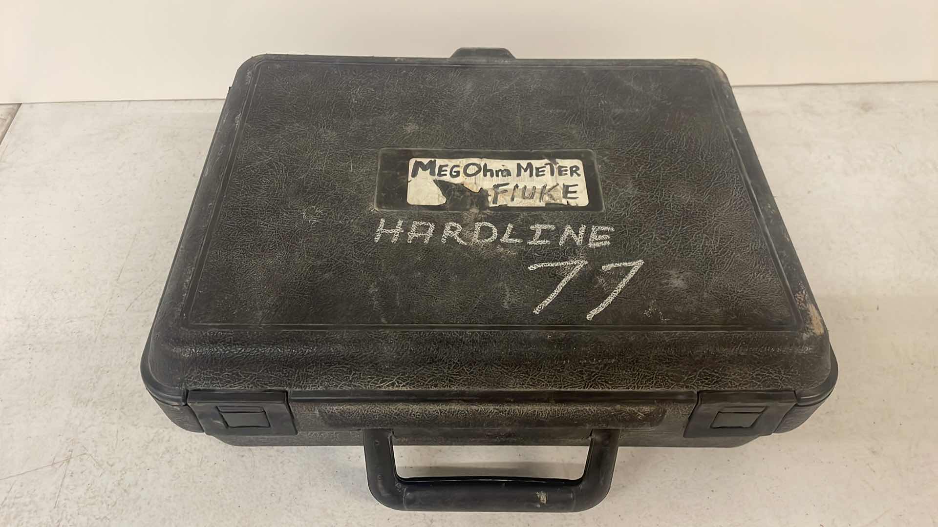 Photo 4 of FLUKE 1520 MEGOHMMETER