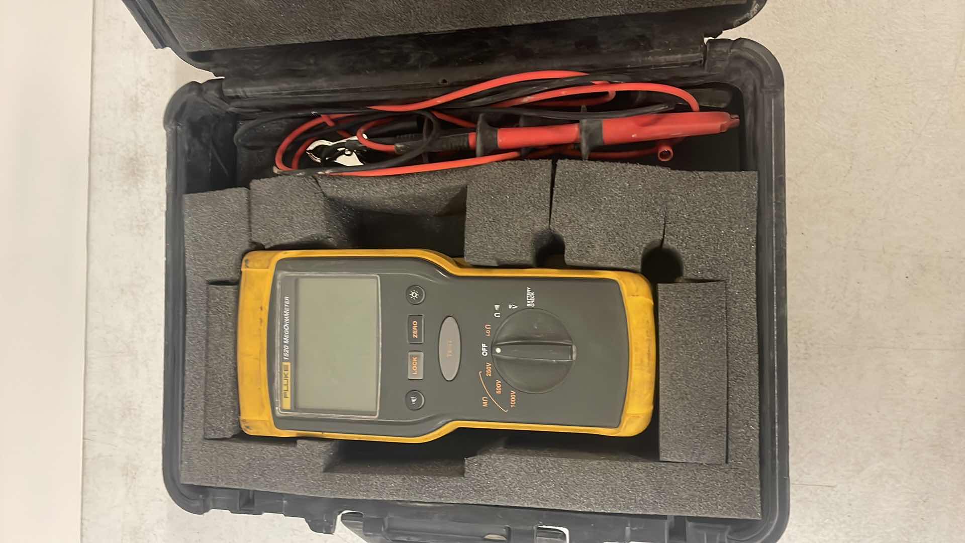 Photo 1 of FLUKE 1520 MEGOHMMETER