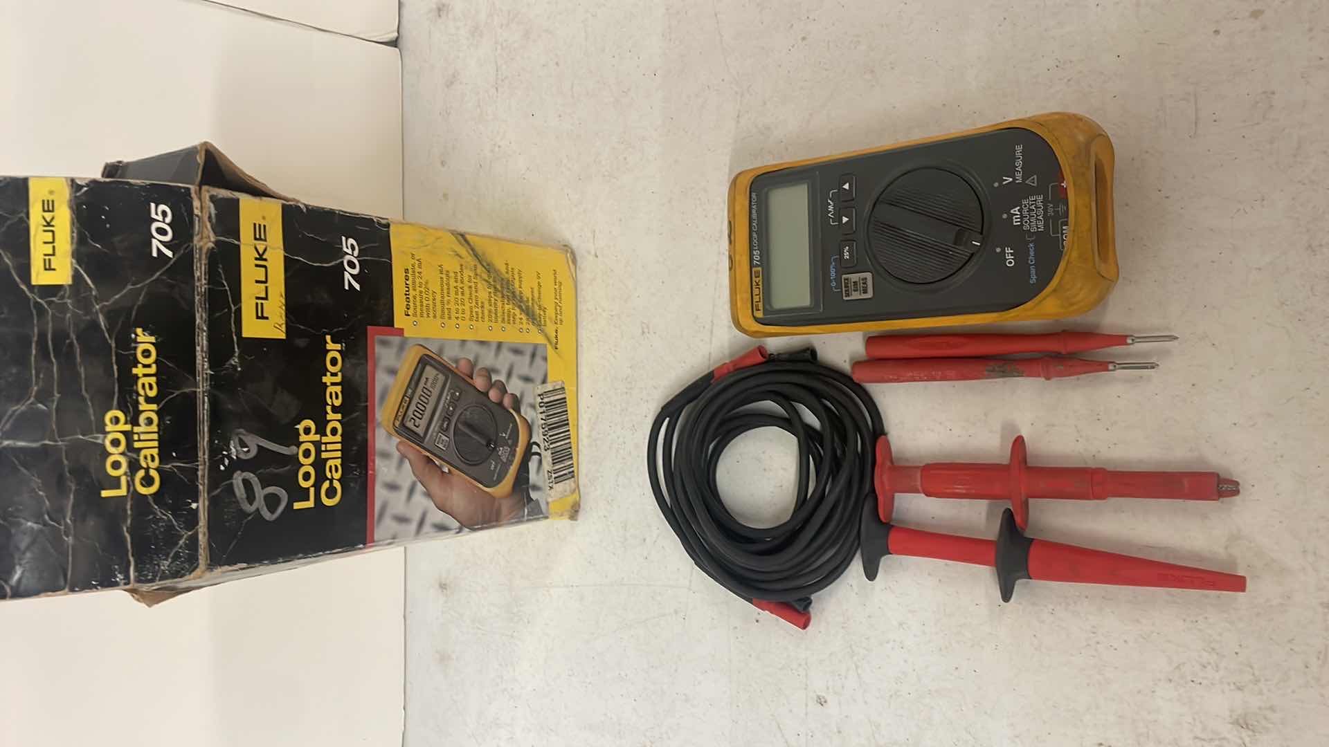 Photo 1 of FLUKE 705 LOOP CALIBRATOR