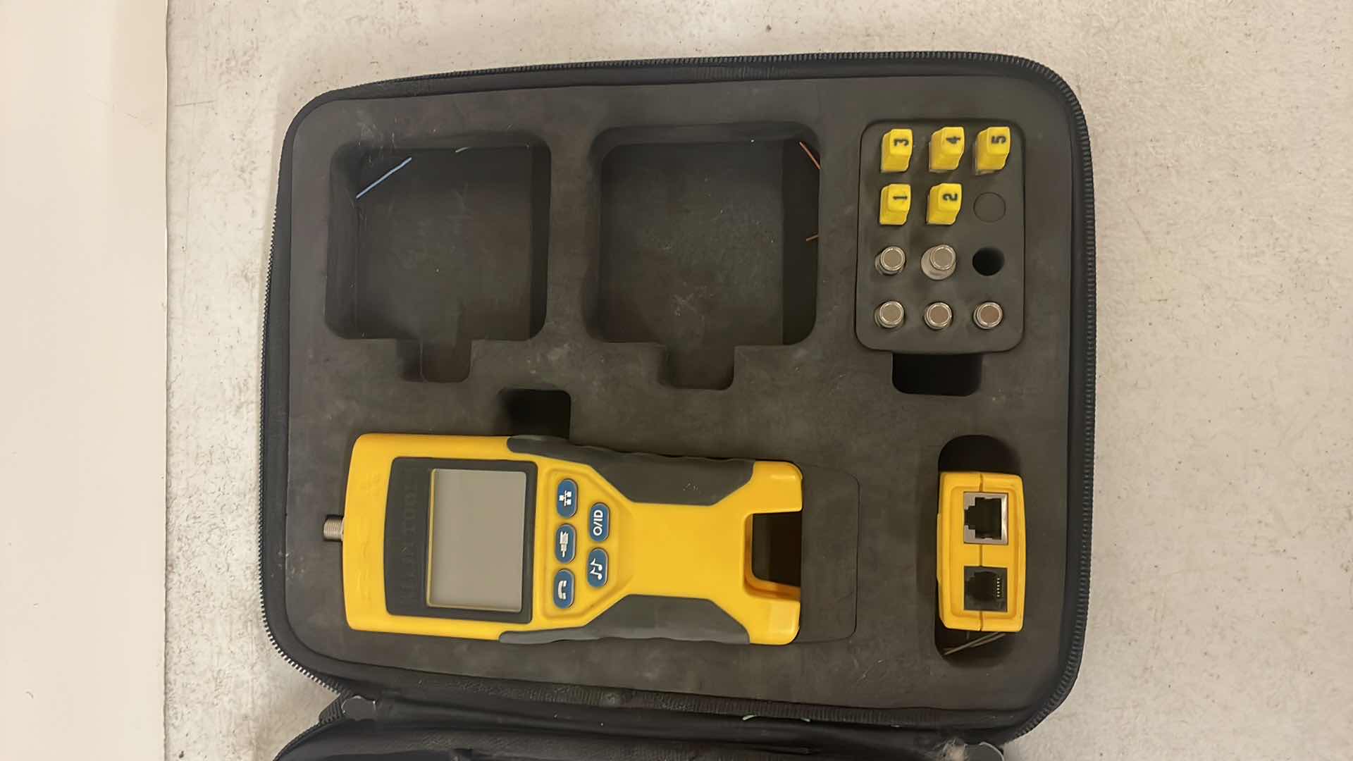 Photo 1 of KLEIN TOOLS VDV SCOUT PRO 2 VDV501-098