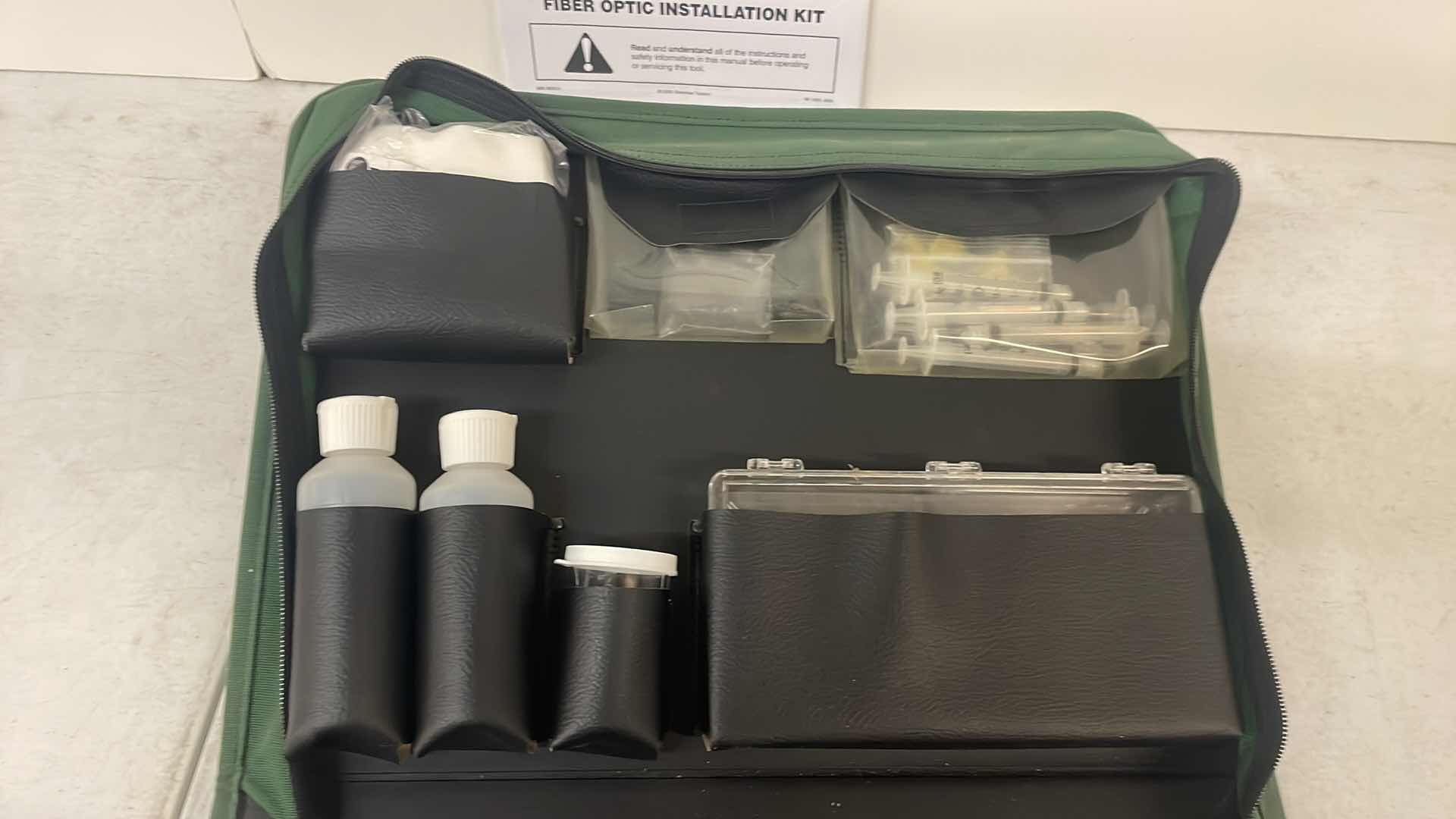 Photo 1 of FIBER OPTIC CUTTER/STRIPPER KIT, FULL
TE CONNECTIVITY PART NO.: 45658