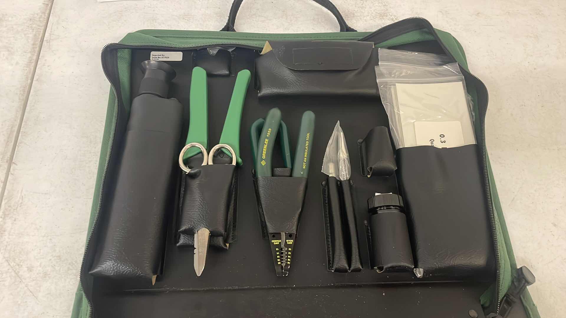 Photo 1 of FIBER OPTIC CUTTER/STRIPPER KIT, FULL
TE CONNECTIVITY PART NO.: 45658