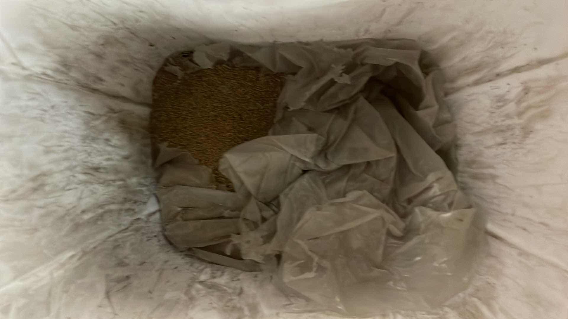 Photo 1 of CENTRAL PNEUMATIC 40LB CAPACITY FLOOR BLAST CABINET