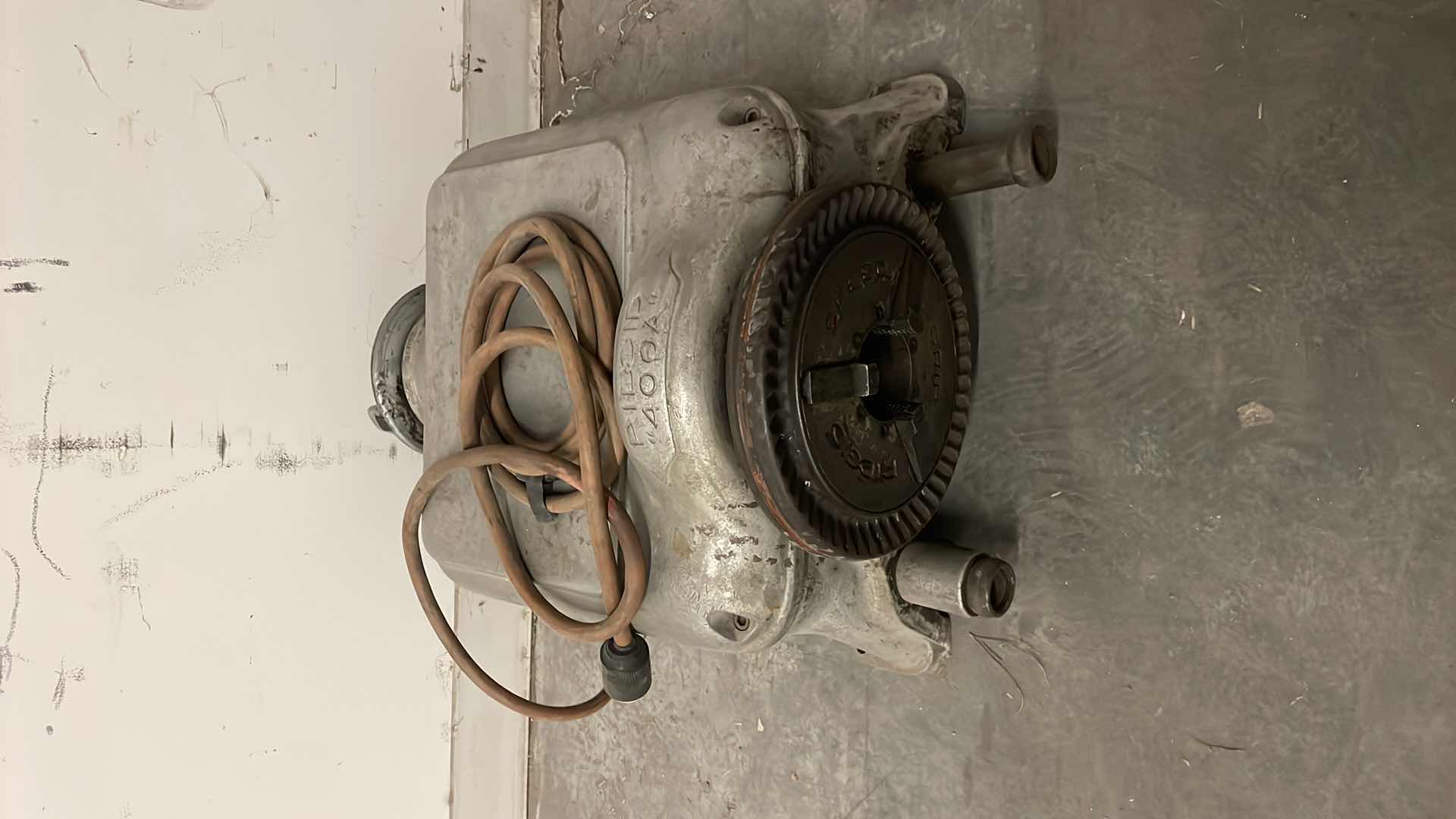 Photo 1 of RIDGID 400A ELECTRIC POWER PIPE THREADER THREADING MACHINE 120V