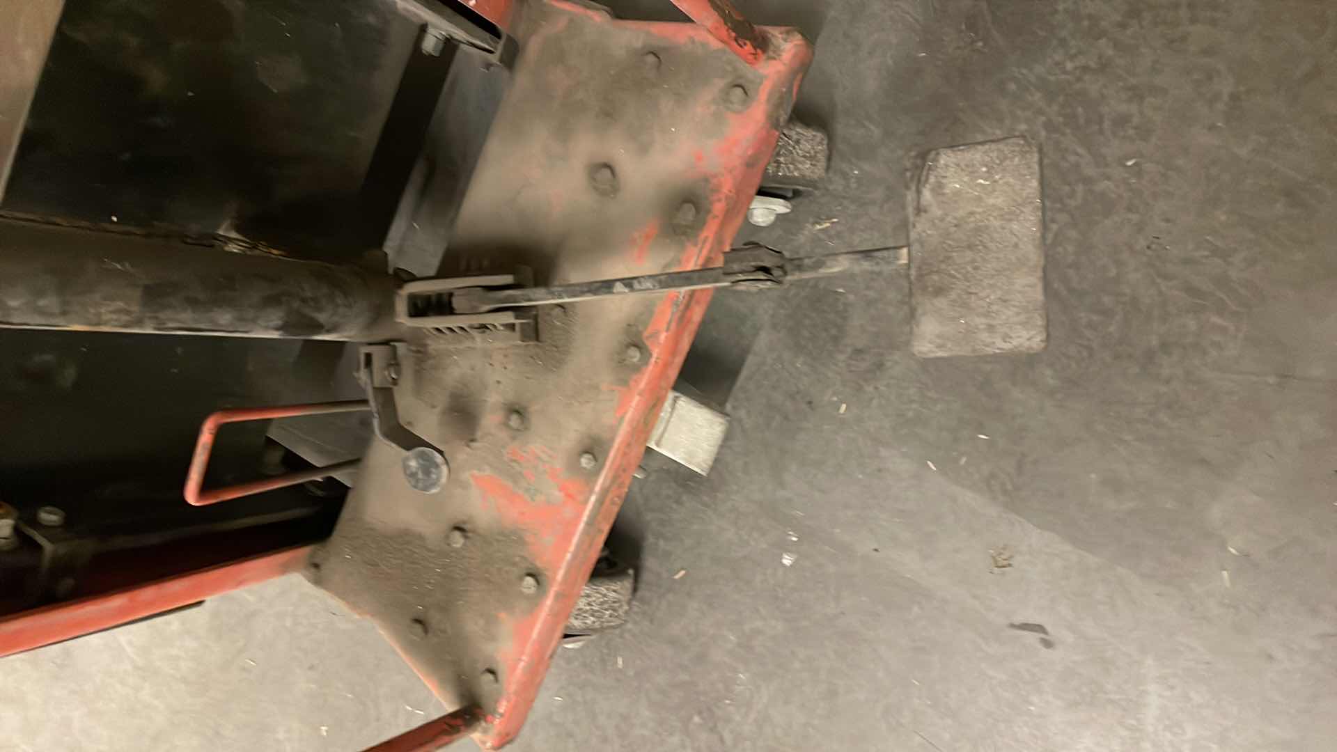 Photo 1 of WESCO HYDRAULIC STACKER JACK W/ 24" PLATFORM 260044 1000 LB CAPACITY MODEL ESPL-80-2424