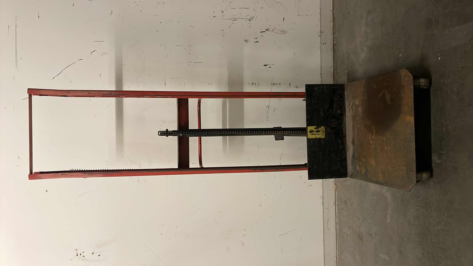 Photo 1 of WESCO HYDRAULIC STACKER JACK W/ 24" PLATFORM 260044 1000 LB CAPACITY MODEL ESPL-80-2424