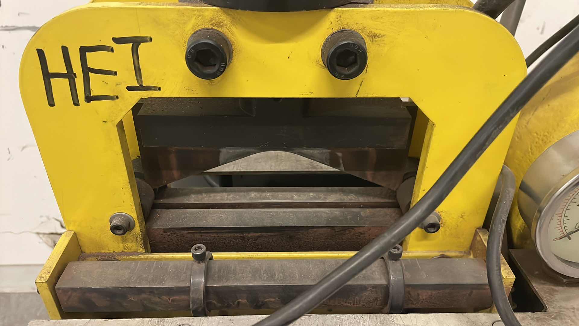 Photo 1 of HYDRAFORE 3 IN 1 ELECTRO-HYDRAULIC BUSBAR PROCESSOR 8” CUTTER BENDER HOLE PUNCH M-200H