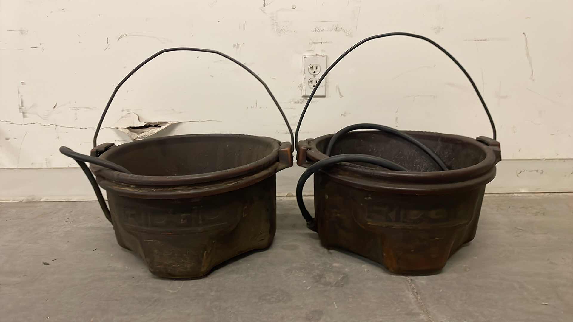 Photo 1 of RIDGID 418 HAND HELD OILER HEAVY DUTY (2)