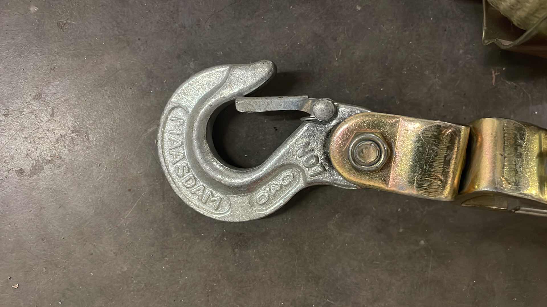 Photo 2 of MAASDAM 25 FT. 1 TON STRAP PULLER WS-25 (2)