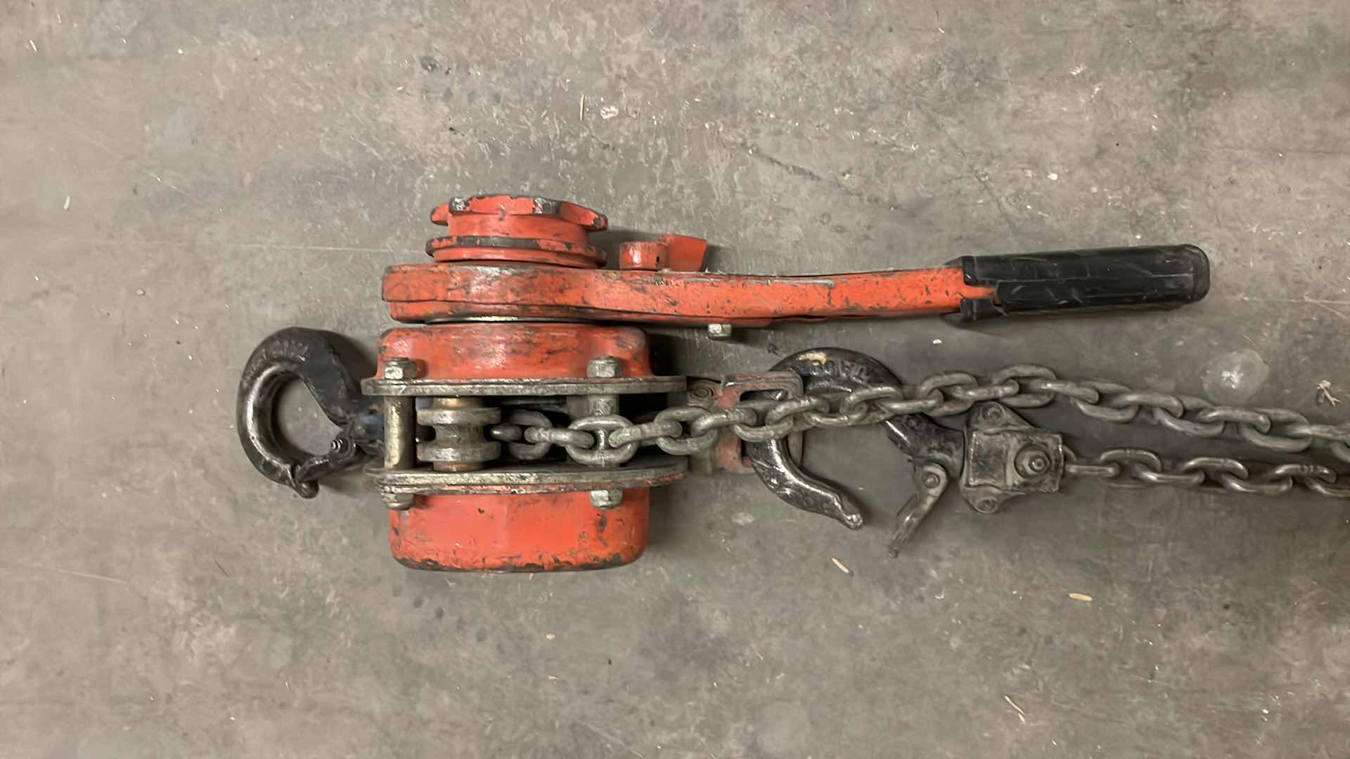 Photo 1 of DAYTON 4ZX44 LEVER CHAIN HOIST, 3/4 TON  LOAD CAPACITY, 10’ HOIST LIFT