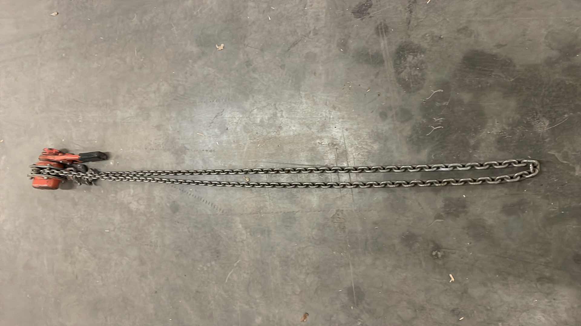 Photo 1 of DAYTON 4ZX44 LEVER CHAIN HOIST, 3/4 TON  LOAD CAPACITY, 10’ HOIST LIFT