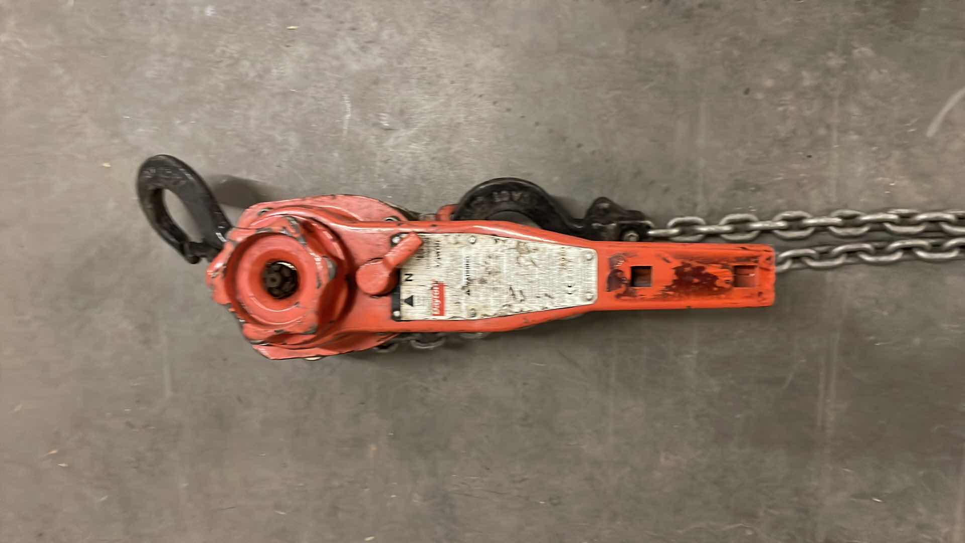 Photo 1 of DAYTON 4ZX45 LEVER CHAIN HOIST 3/4TON 20’ HOIST LIFT