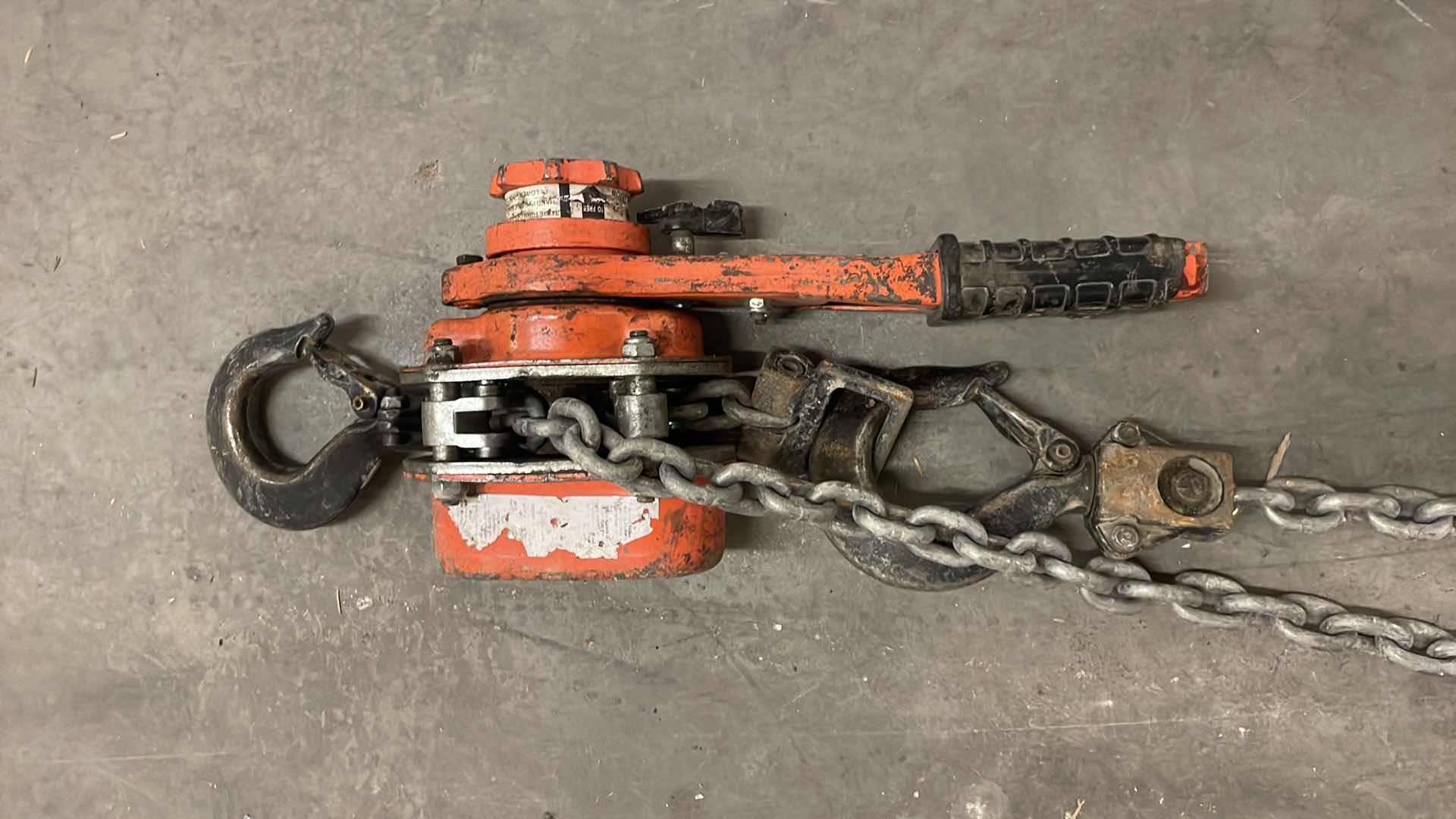 Photo 1 of CM BANDIT 1-1/2 TON HAND OPERATED CHAIN HOIST LEVER HOIST, 10’ CHAIN LENGTH
