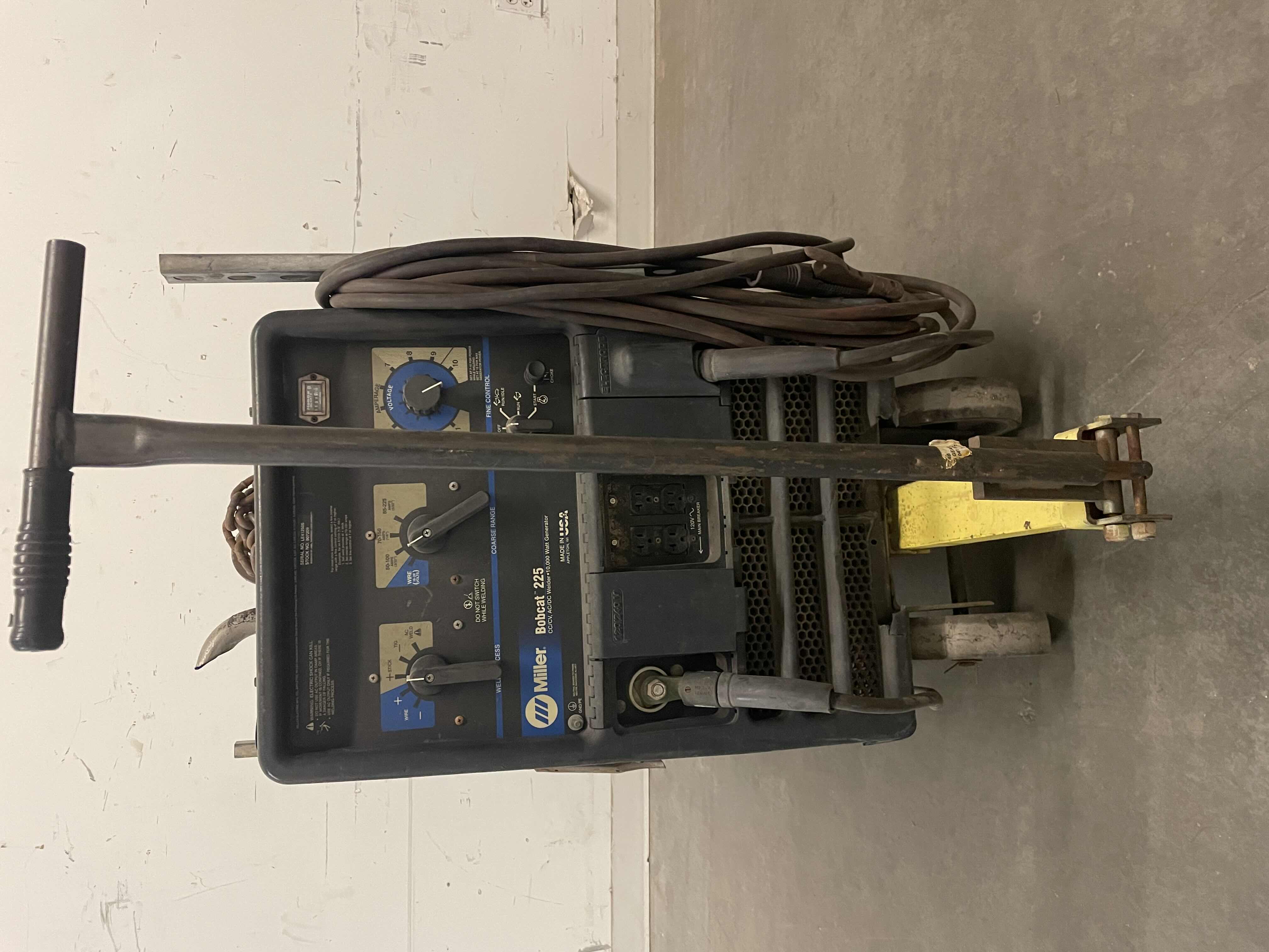 Photo 3 of MILLER BOB CAT WELDER 225 STICK AC/DC WELDER 10,000 WATT GENERATOR USA 1137 HOURS