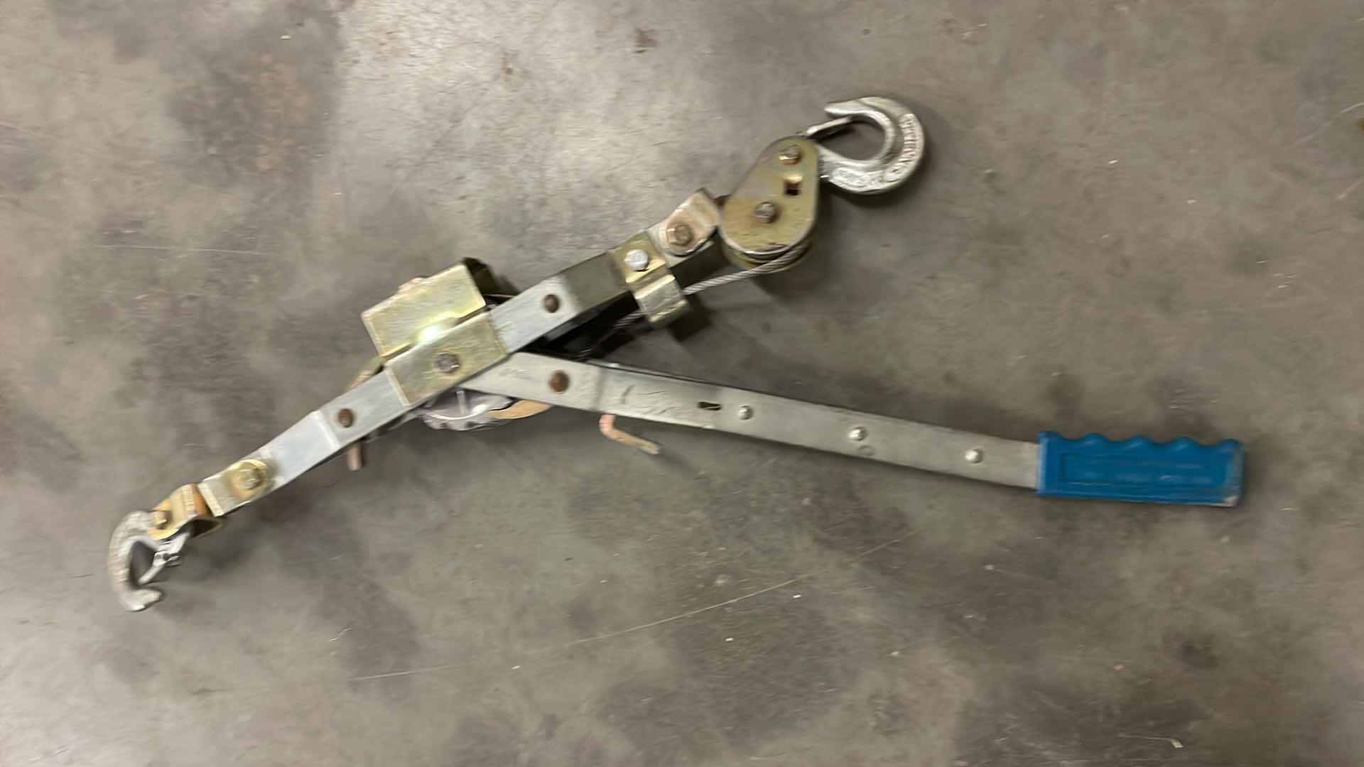 Photo 1 of MAASDAM 2 TON CAPACITY CABLE PULLER 12’ CABLE.
MODEL 144SB-6