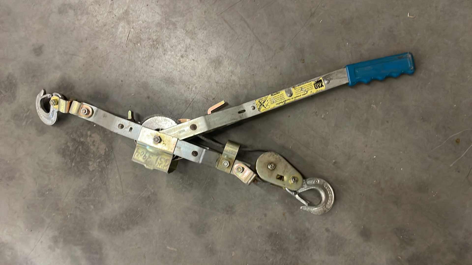 Photo 1 of MAASDAM 2 TON CAPACITY CABLE PULLER 12’ CABLE.
MODEL 144SB-6