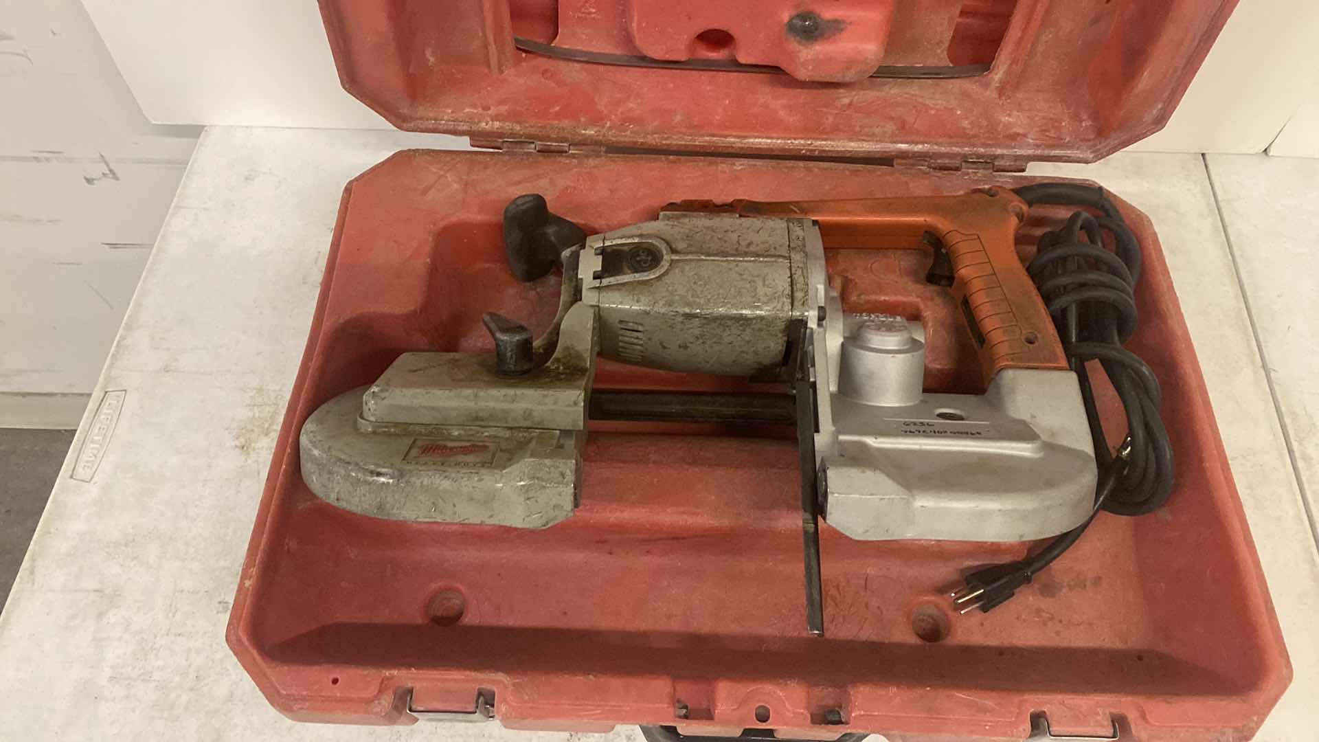 Photo 1 of MILWAUKEE DEEP CUT VARIABLE SPEED BAND SAW KIT 
6232-20