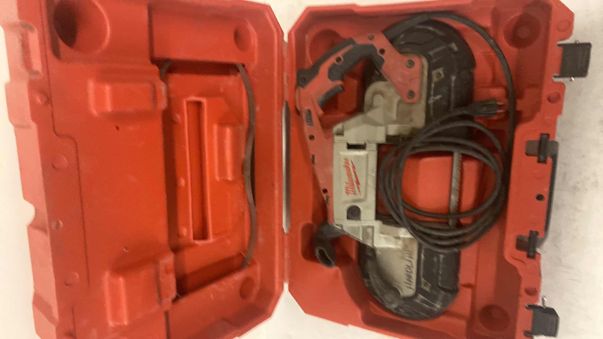 Photo 3 of MILWAUKEE DEEP CUT VARIABLE SPEED BAND SAW KIT 
6232-21