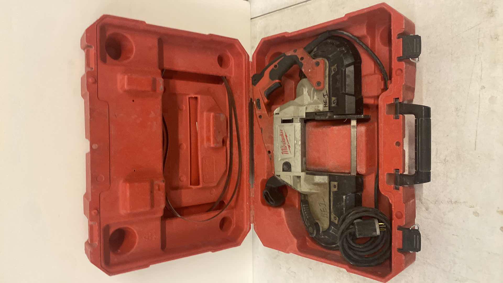 Photo 1 of MILWAUKEE DEEP CUT VARIABLE SPEED BAND SAW KIT 
6232-21