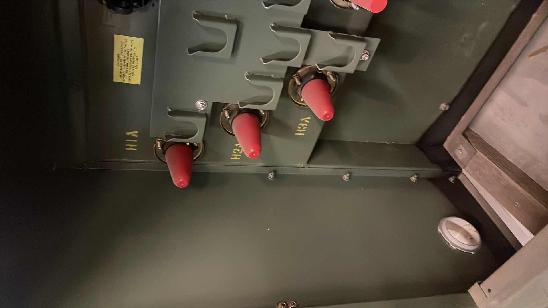 Photo 8 of PAUWELS TRANSFORMER 75 KVA 3-PHASE PAD-MOUNT TRANSFORMER HV 4160 DELTA LV 480Y/277 WITH LOADBREAK BUSHINGS