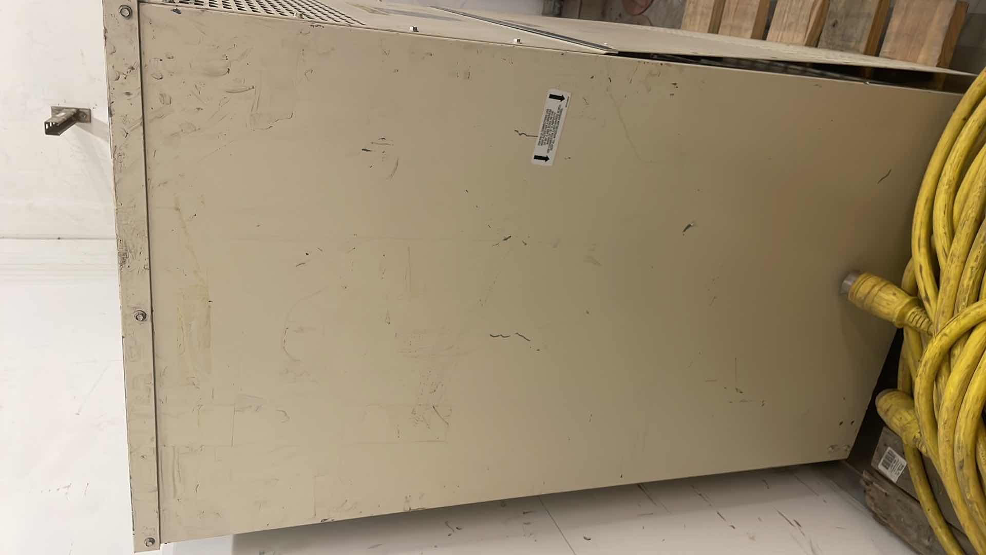 Photo 8 of SQUARE D BY SCHNEIDER ELECTRIC TRANSFORMER, DRY TYPE, DOE 2016, 225KVA, 3 PHASE, 480V DELTA PRIMARY, 208Y/120V SECONDARY, 25J, 150C RISE
EX225T3H