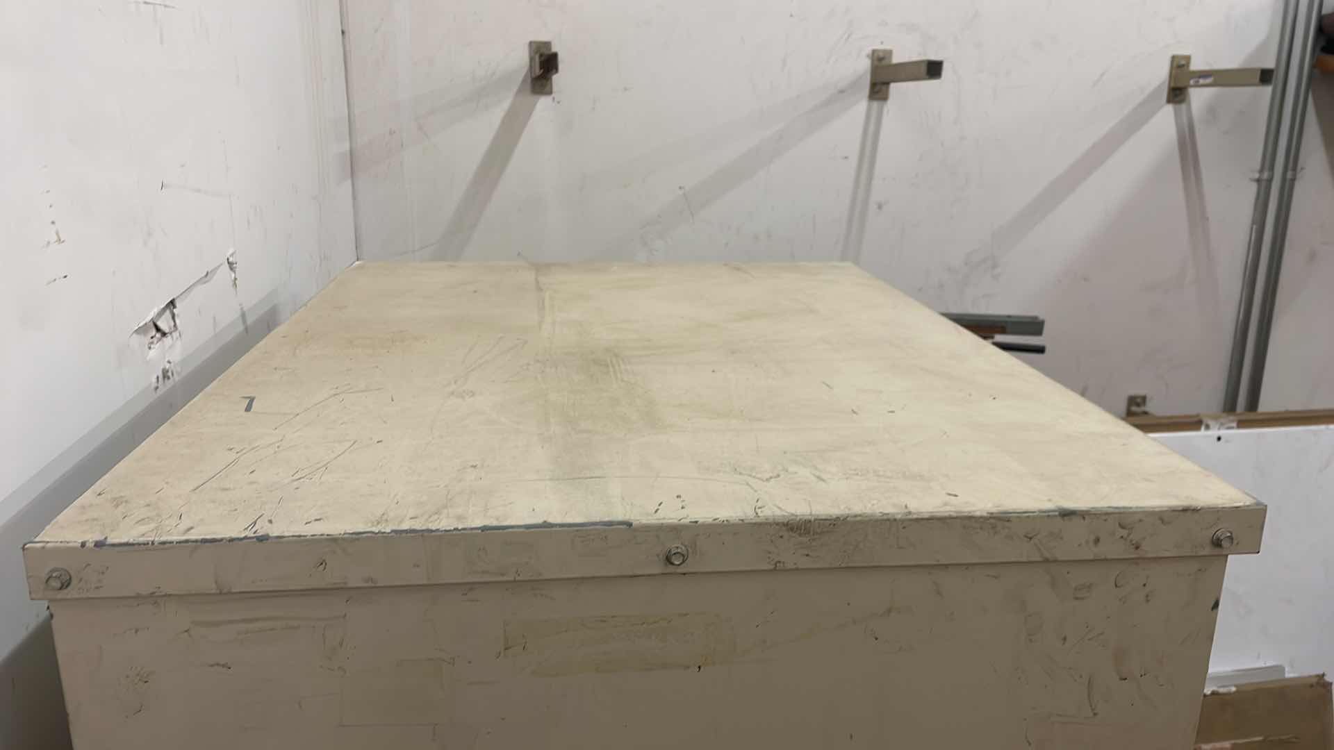 Photo 1 of SQUARE D BY SCHNEIDER ELECTRIC TRANSFORMER, DRY TYPE, DOE 2016, 225KVA, 3 PHASE, 480V DELTA PRIMARY, 208Y/120V SECONDARY, 25J, 150C RISE
EX225T3H